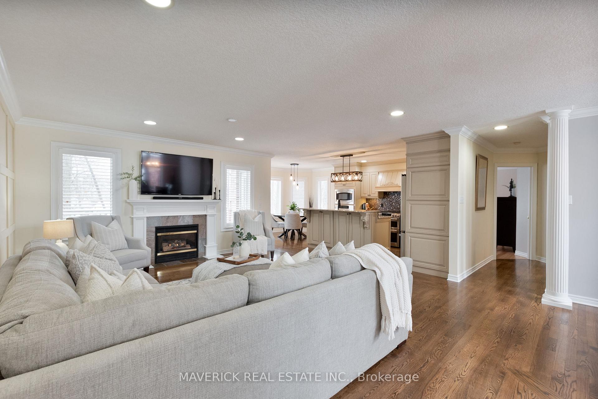 Photo 4 of 43 Birchcrest Drive, Middlesex Centre, Kilworth — HOMEH