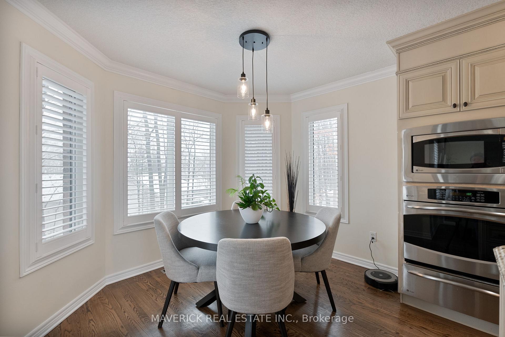 Photo 10 of 43 Birchcrest Drive, Middlesex Centre, Kilworth — HOMEH