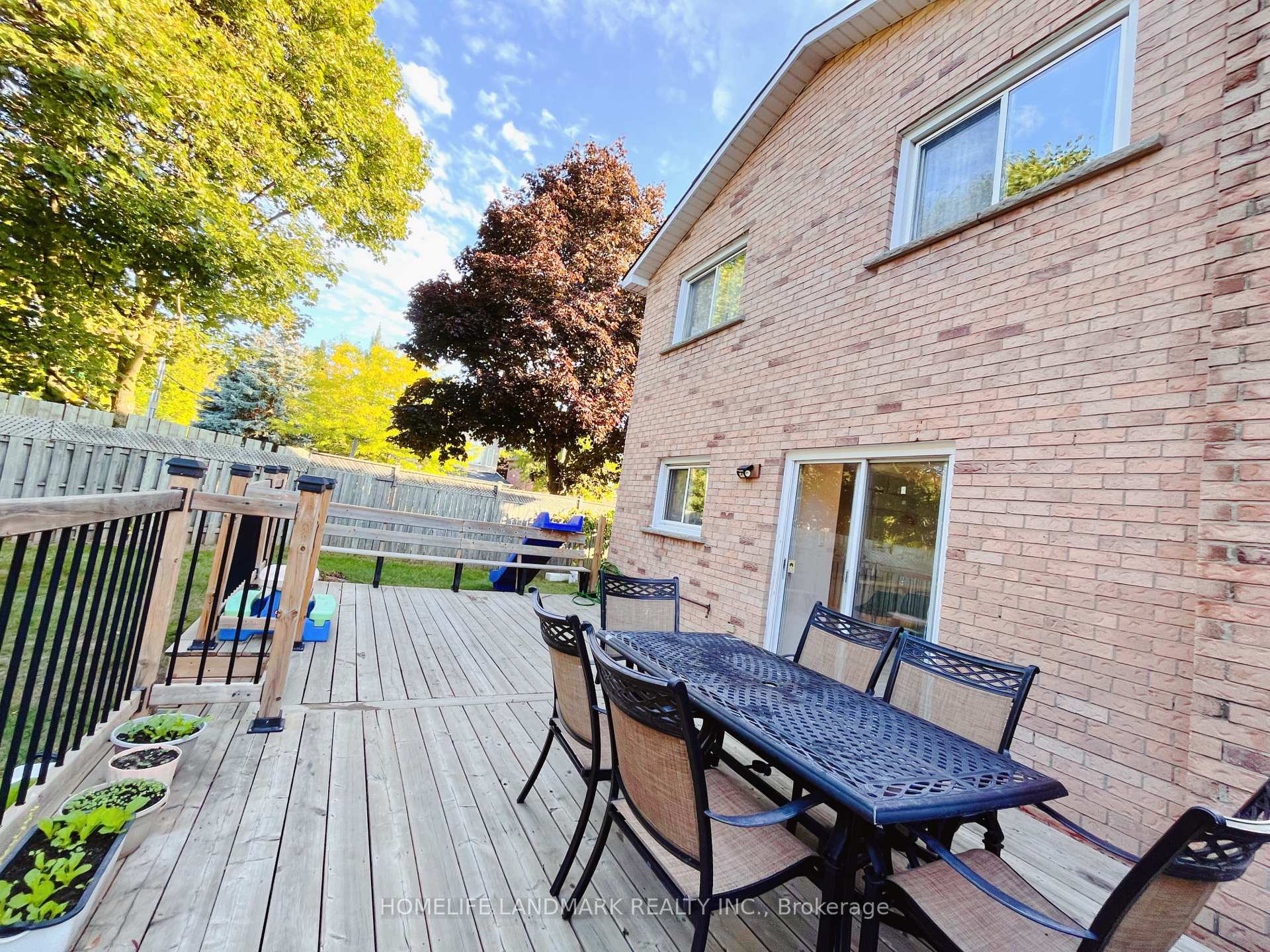 Photo 4 of 2 Marion Crescent, Markham, Raymerville — HOMEH