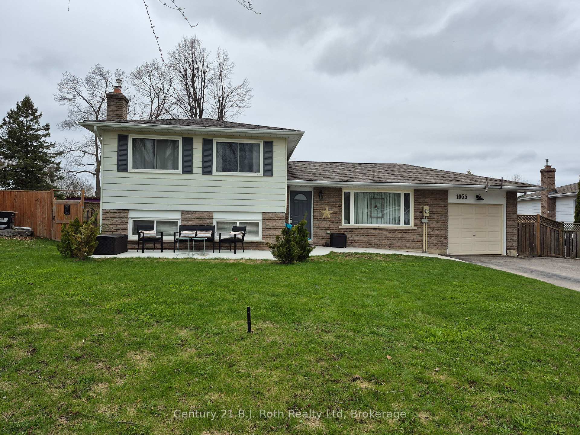Photo 1 of 1055 Glen Eagles Crescent, Midland — HOMEH