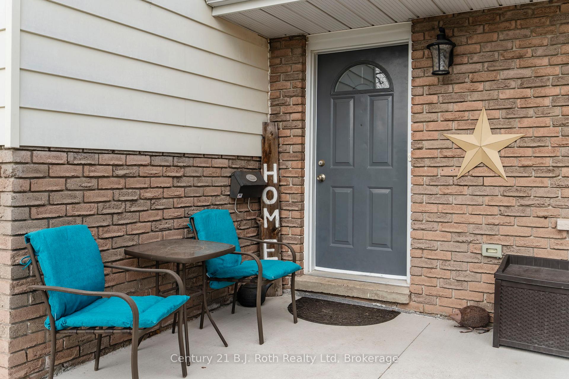Photo 4 of 1055 Glen Eagles Crescent, Midland — HOMEH
