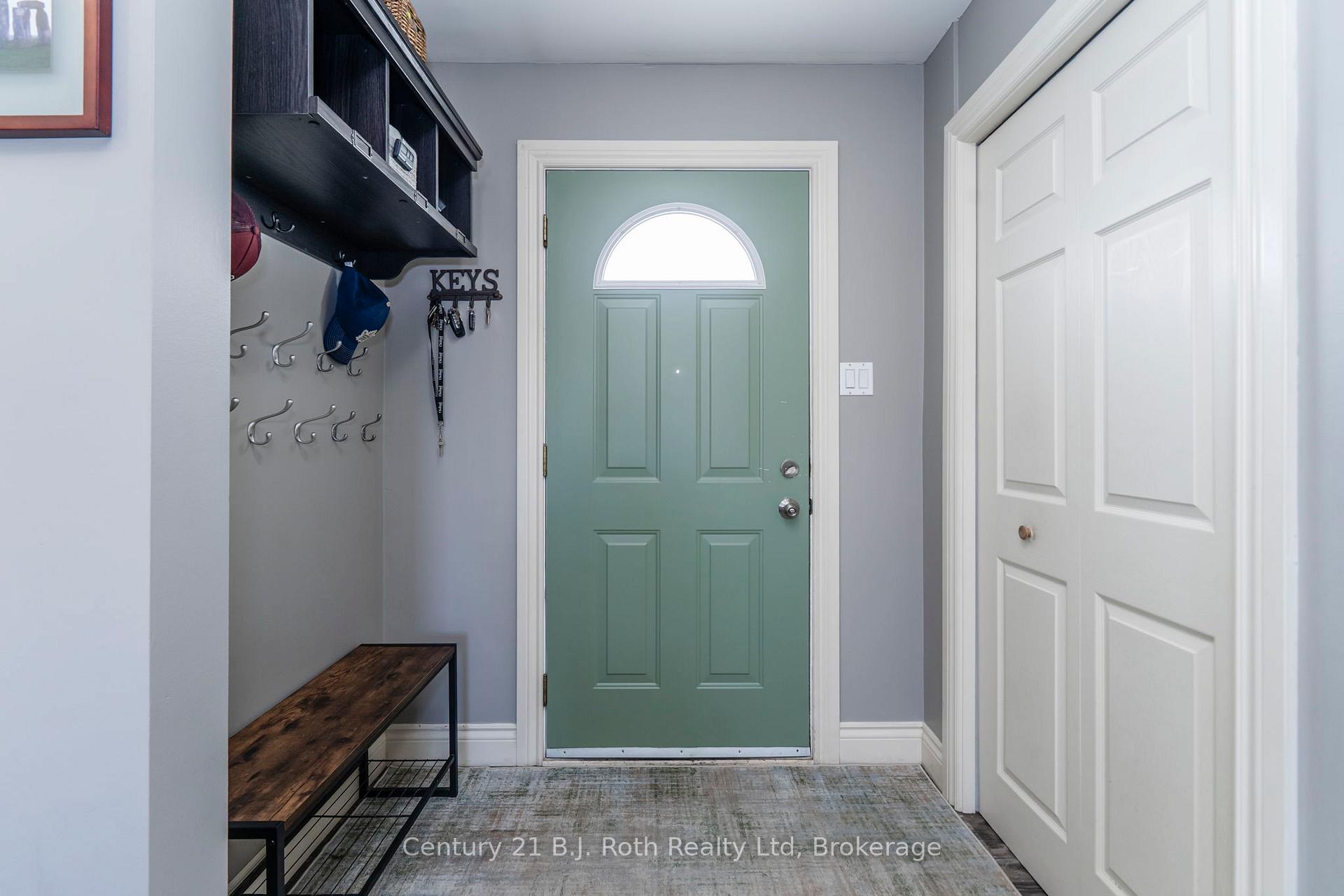 Photo 5 of 1055 Glen Eagles Crescent, Midland — HOMEH