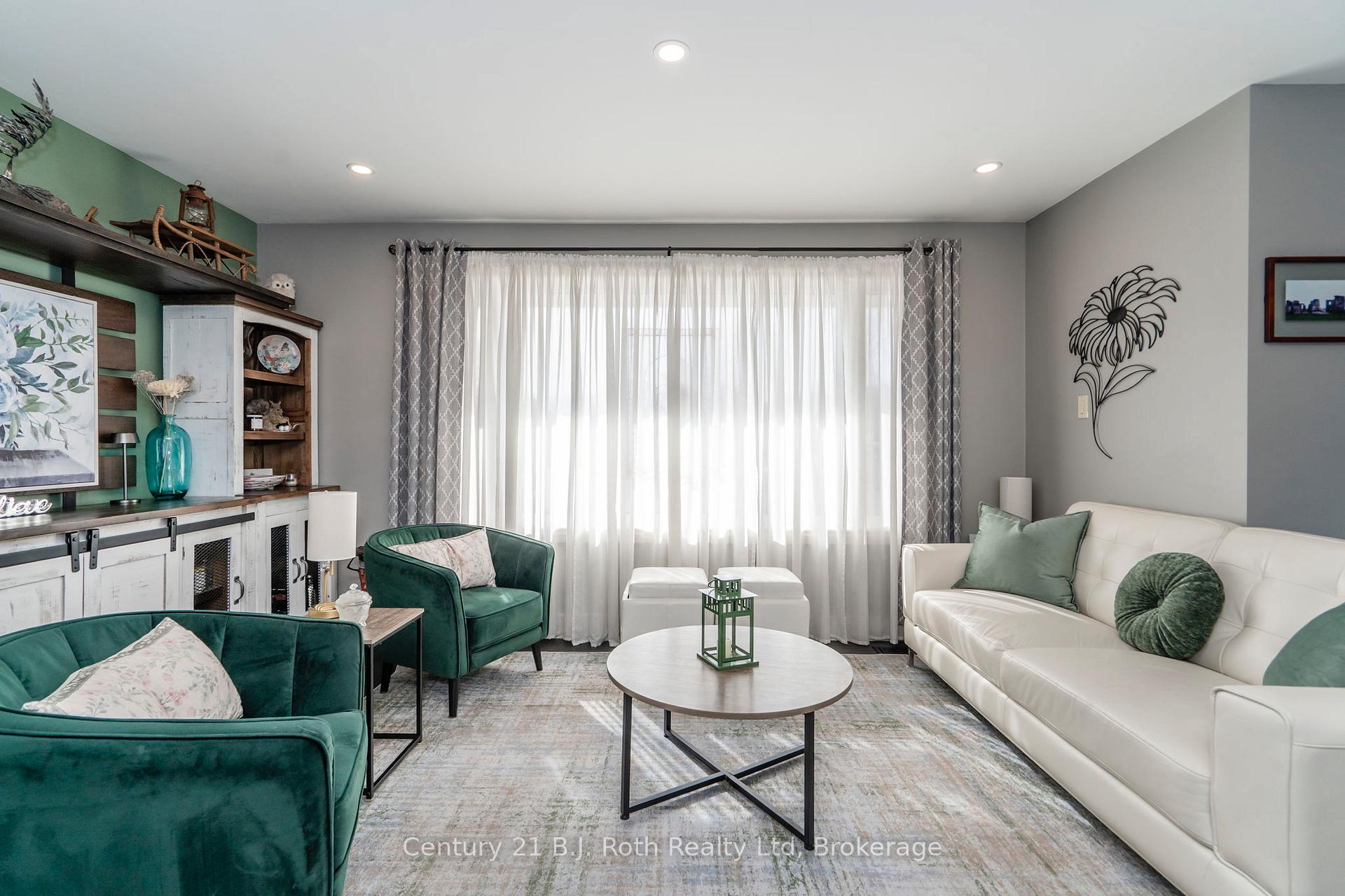 Photo 11 of 1055 Glen Eagles Crescent, Midland — HOMEH