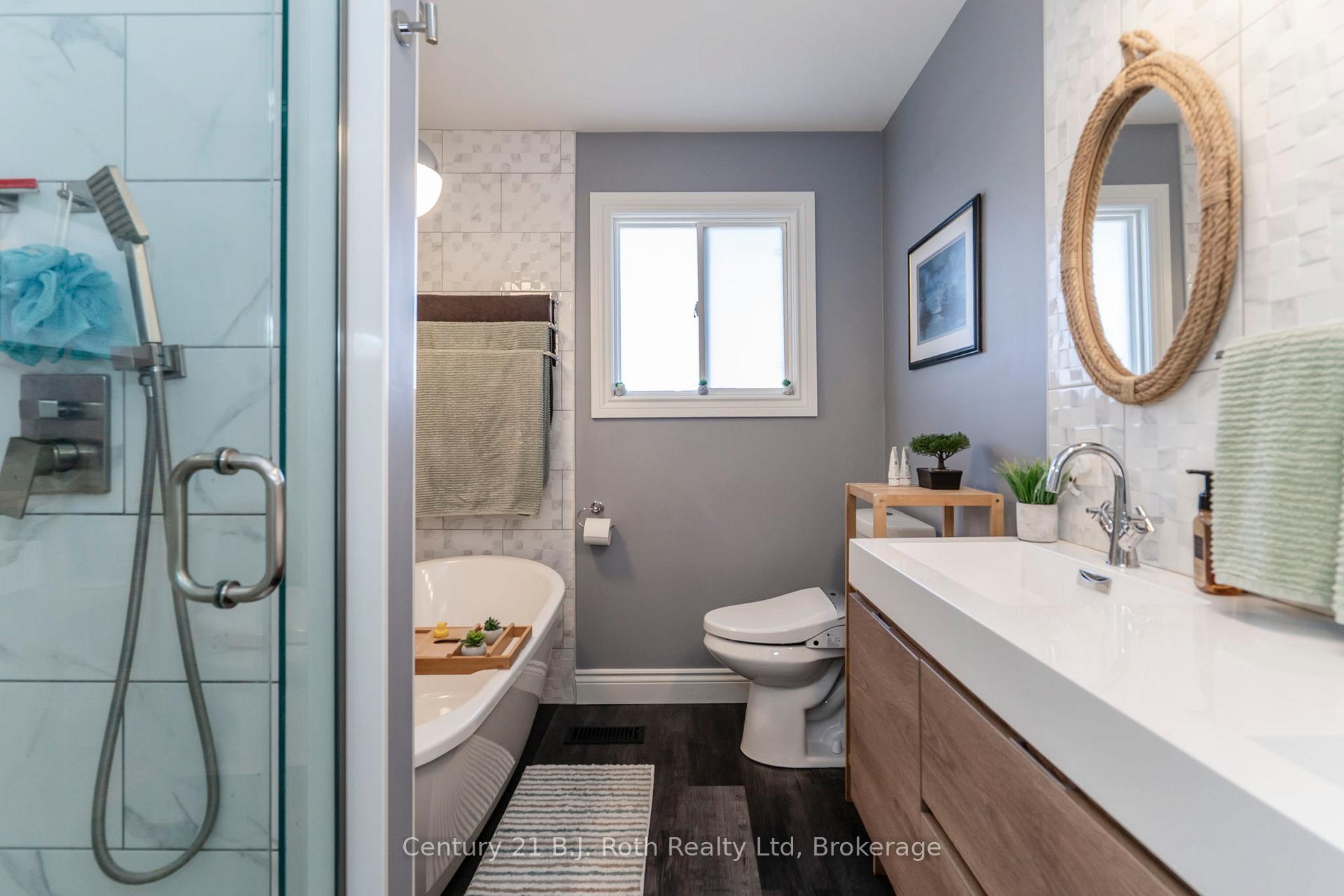 Photo 18 of 1055 Glen Eagles Crescent, Midland — HOMEH