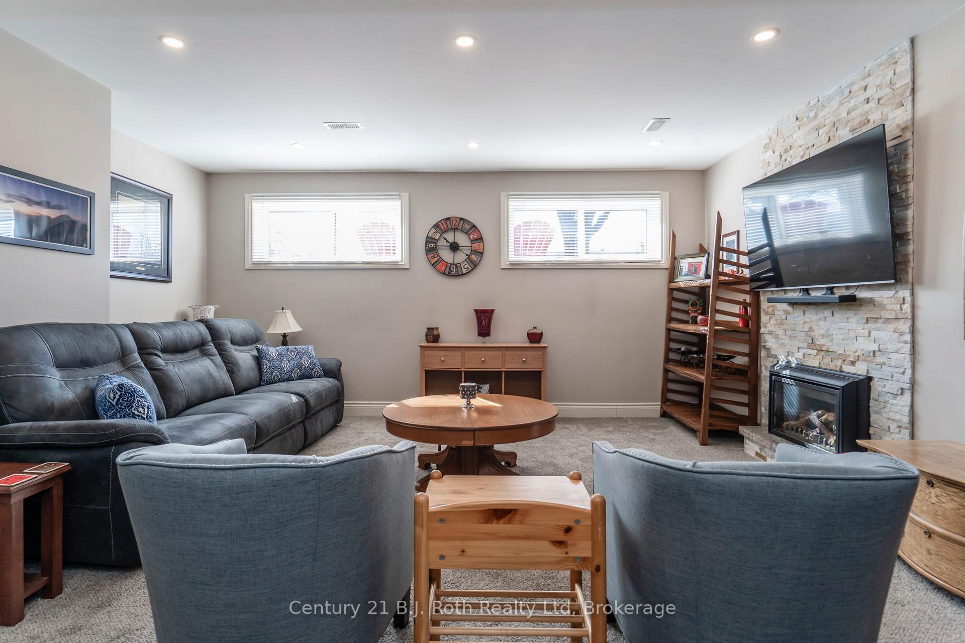 Photo 20 of 1055 Glen Eagles Crescent, Midland — HOMEH