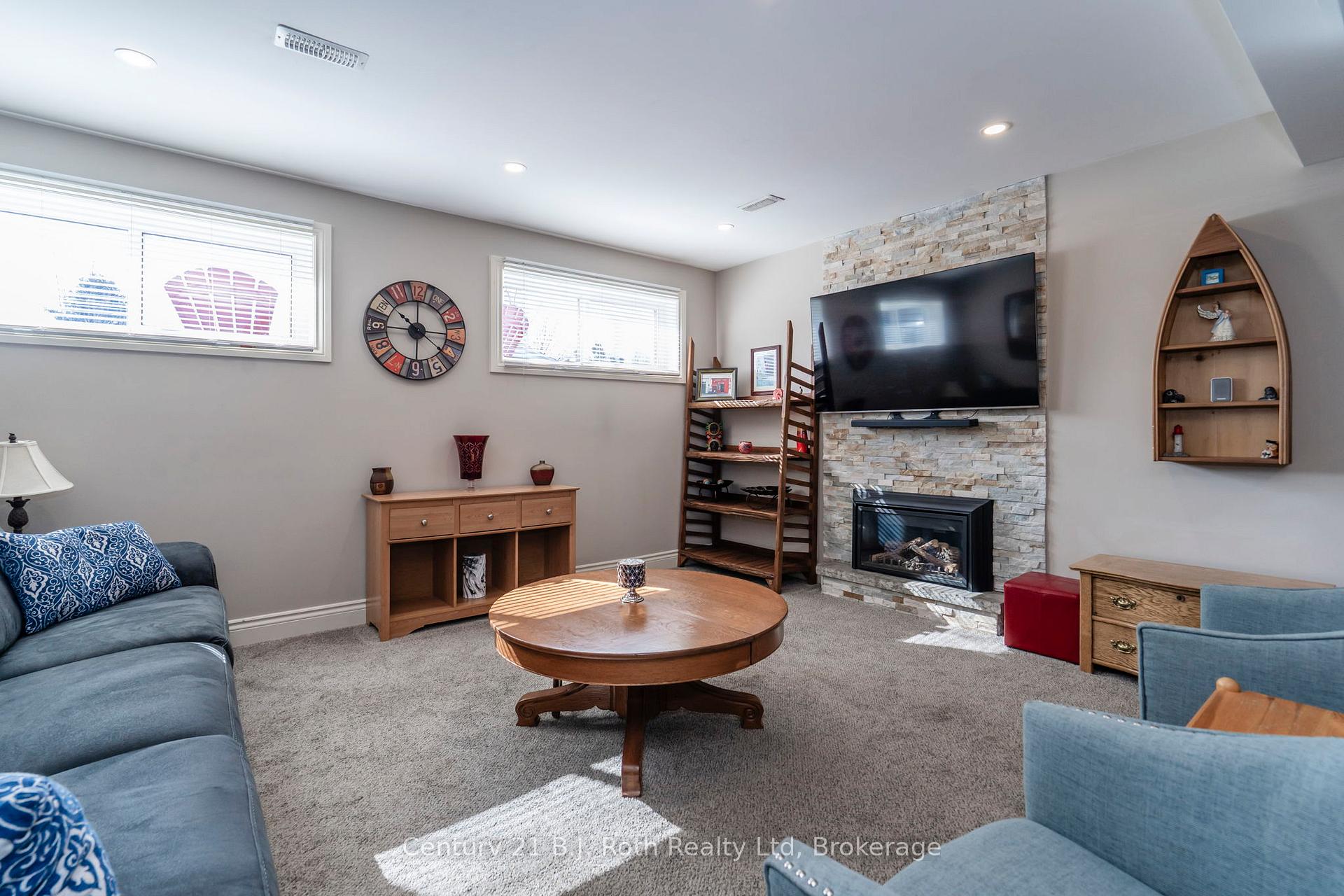 Photo 22 of 1055 Glen Eagles Crescent, Midland — HOMEH