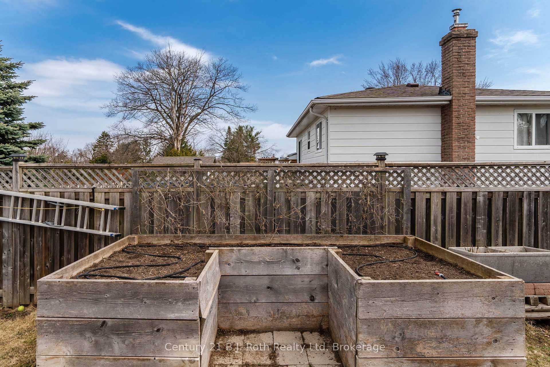 Photo 35 of 1055 Glen Eagles Crescent, Midland — HOMEH