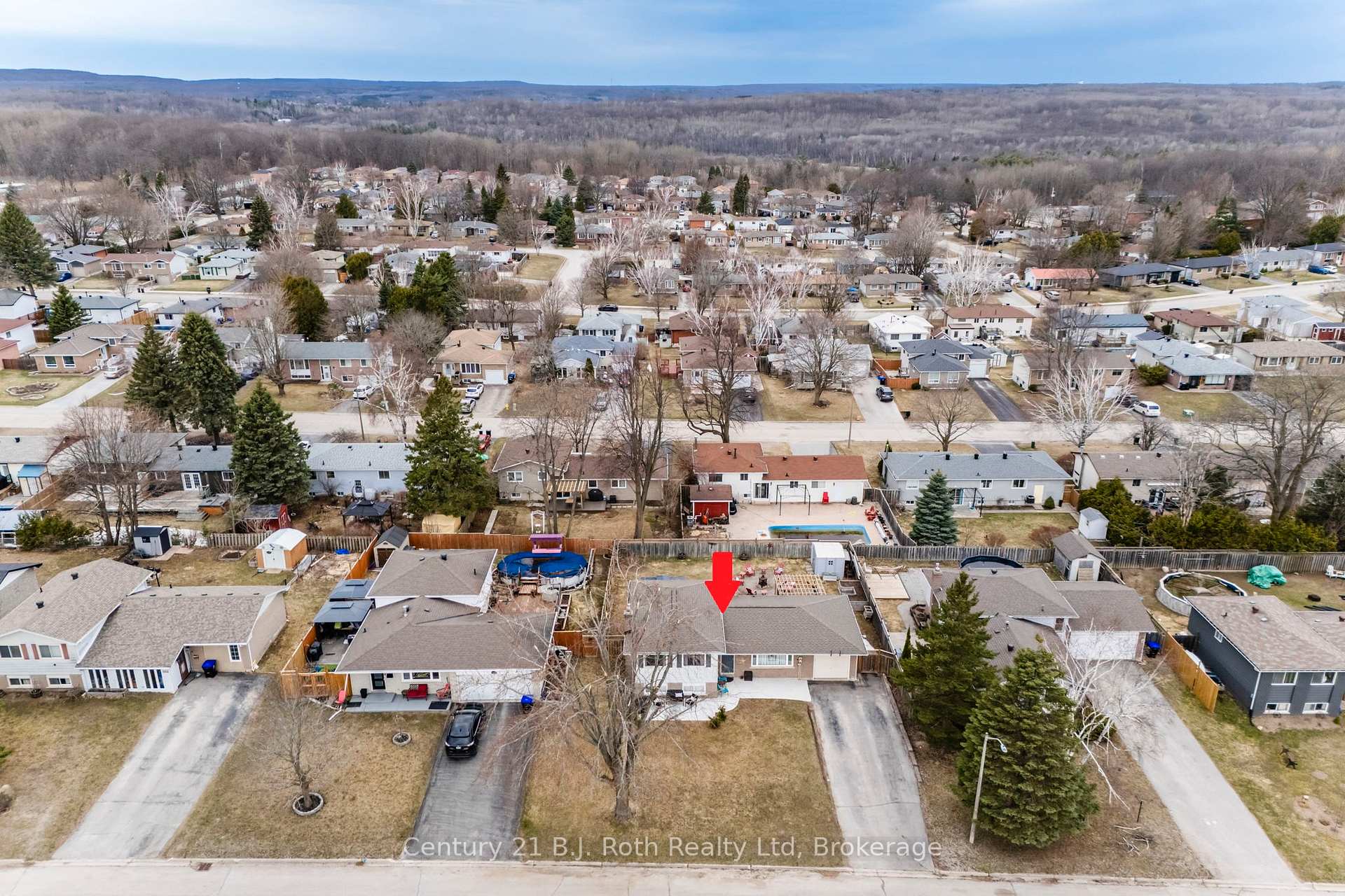 Photo 39 of 1055 Glen Eagles Crescent, Midland — HOMEH