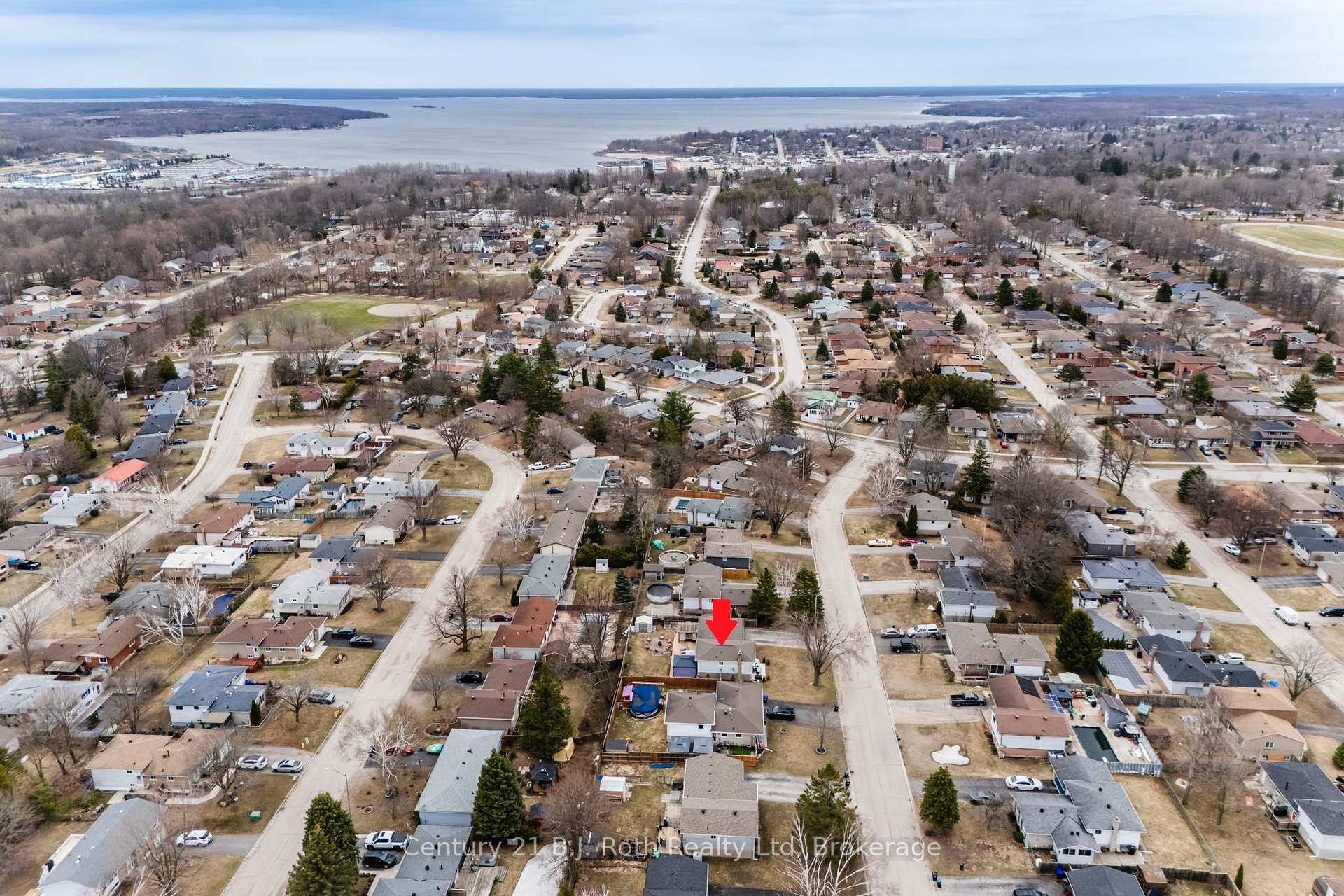 Photo 40 of 1055 Glen Eagles Crescent, Midland — HOMEH