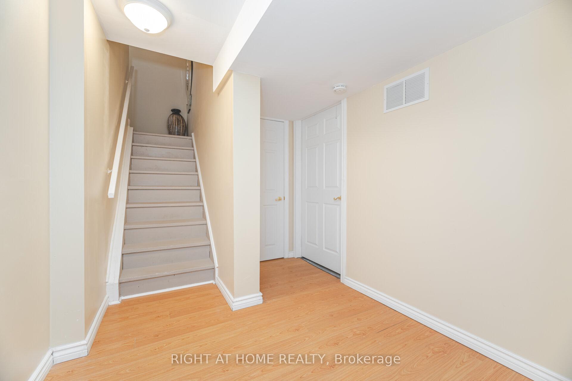 Photo 2 of 25 Feltham Road, Markham, Raymerville — HOMEH