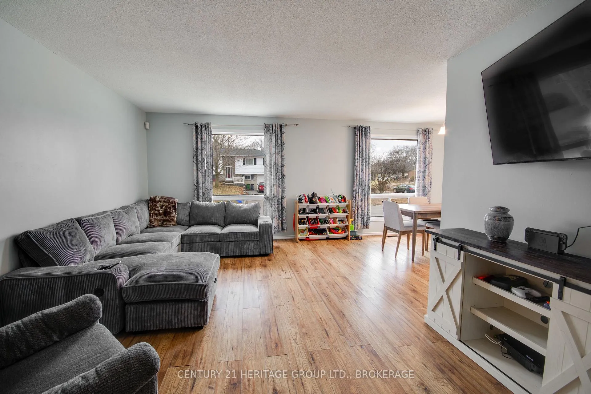 Photo 5 of 805 Kimberley Street, Kingston, North of Taylor-Kidd Blvd — HOMEH