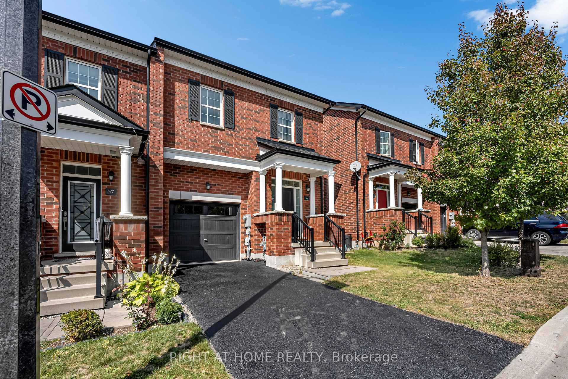 Photo 2 of 59 Henry Crescent, Milton, Willmott — HOMEH