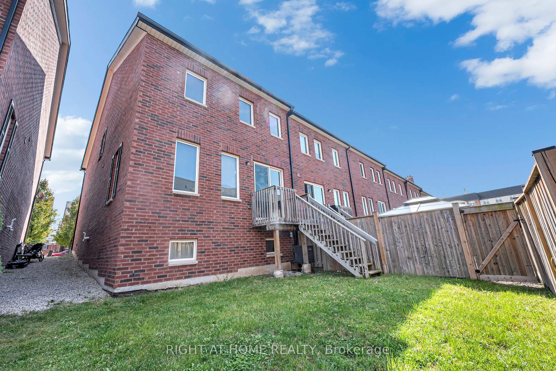 Photo 46 of 59 Henry Crescent, Milton, Willmott — HOMEH