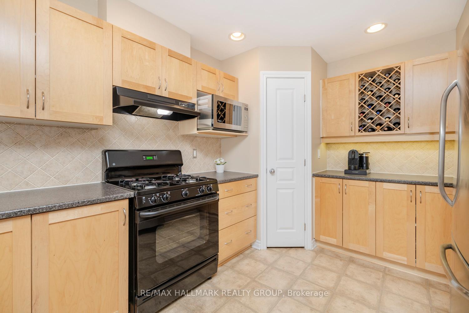 Photo 39 of 233 Saddlesmith Circle, Ottawa, Kanata - Emerald Meadows/Trailwest — HOMEH