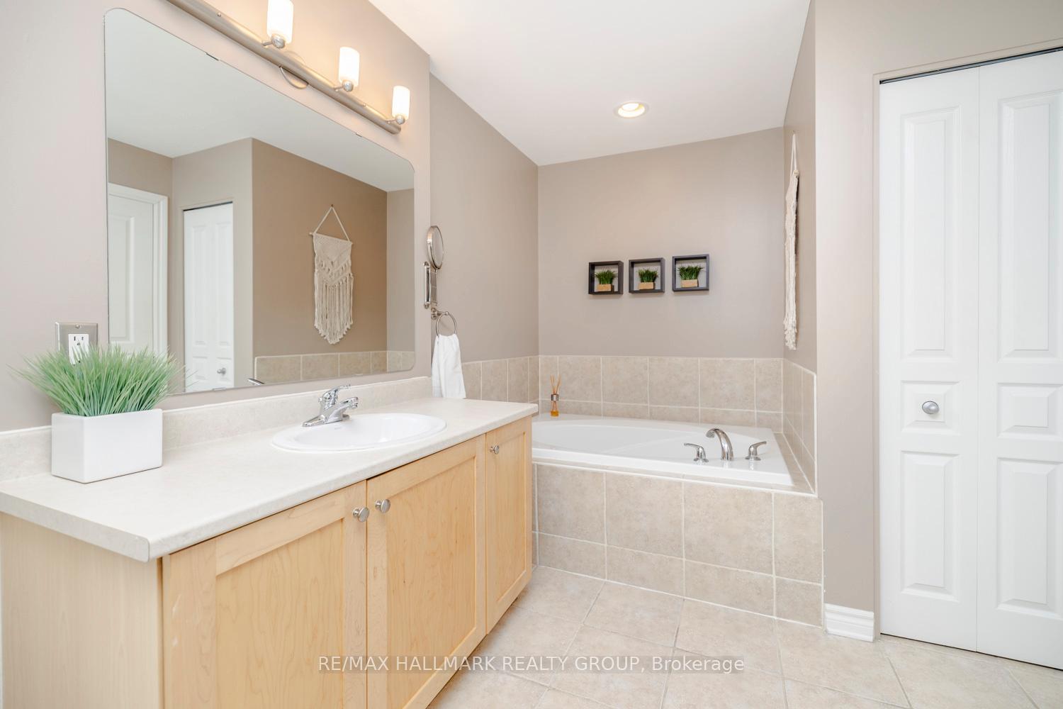 Photo 47 of 233 Saddlesmith Circle, Ottawa, Kanata - Emerald Meadows/Trailwest — HOMEH