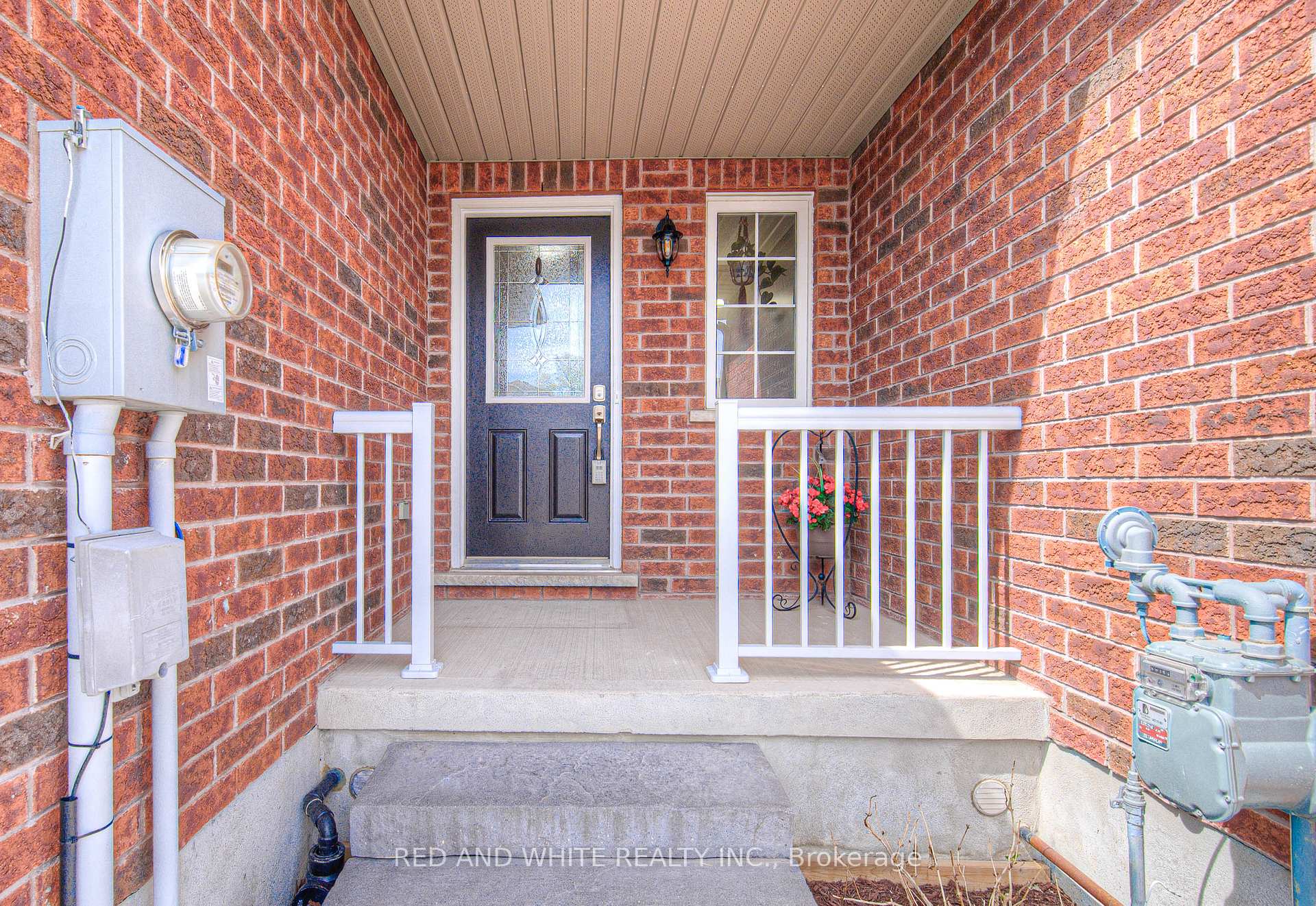 Photo 3 of 87 Upper Mercer Street, Kitchener — HOMEH
