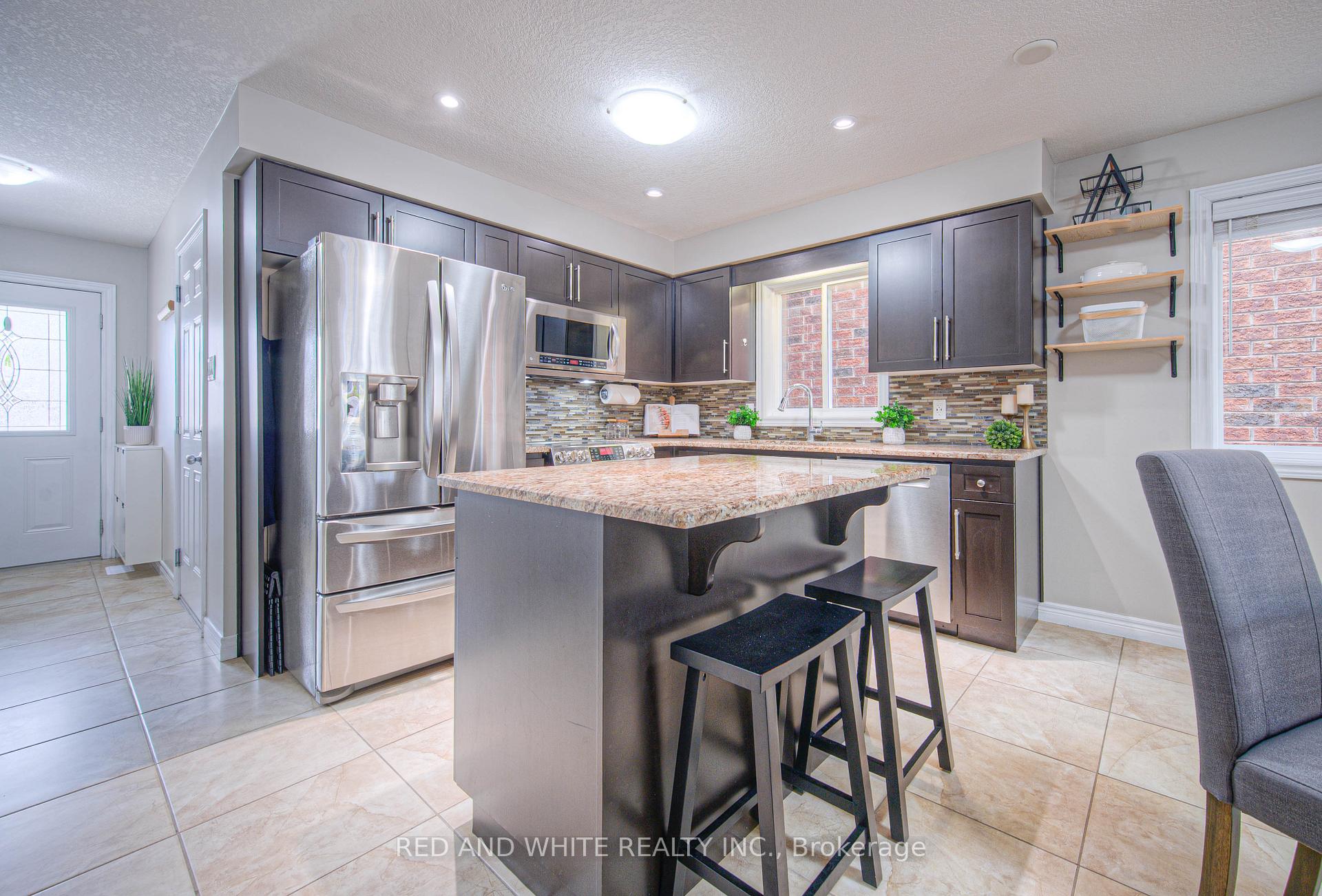 Photo 6 of 87 Upper Mercer Street, Kitchener — HOMEH