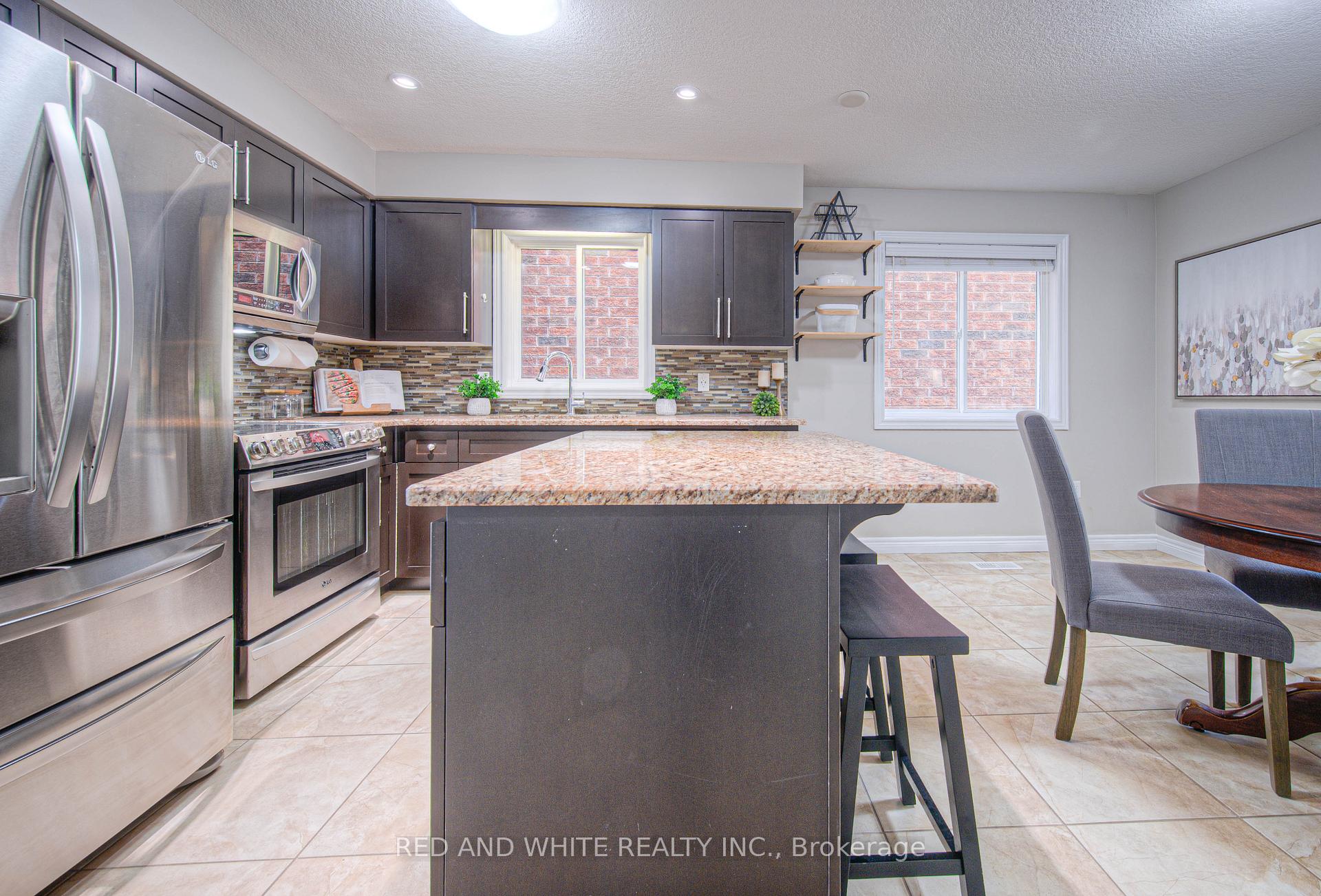 Photo 8 of 87 Upper Mercer Street, Kitchener — HOMEH
