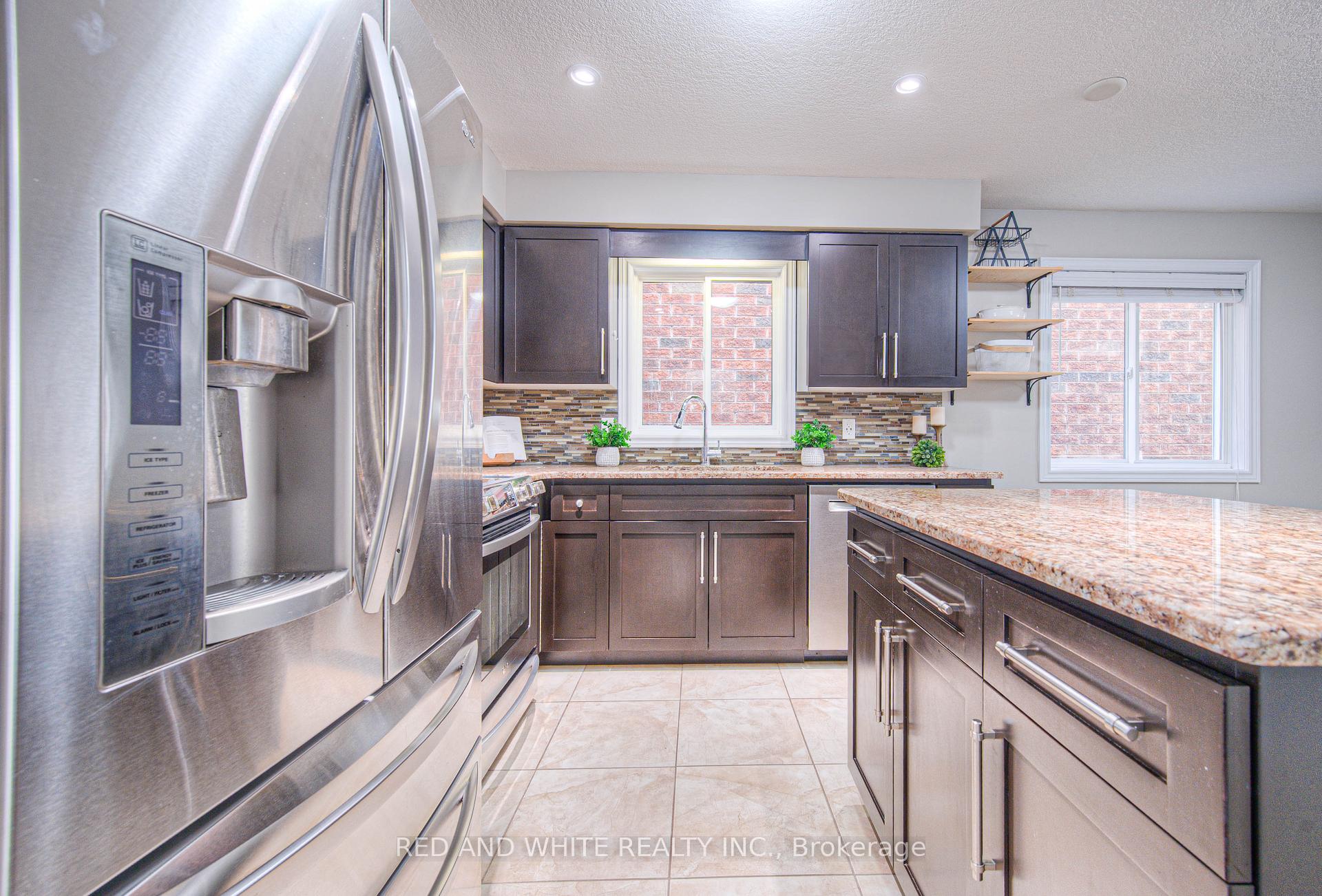 Photo 9 of 87 Upper Mercer Street, Kitchener — HOMEH