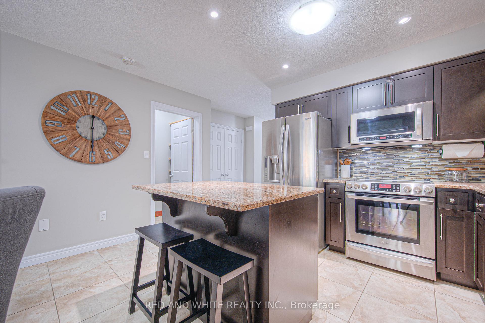 Photo 10 of 87 Upper Mercer Street, Kitchener — HOMEH