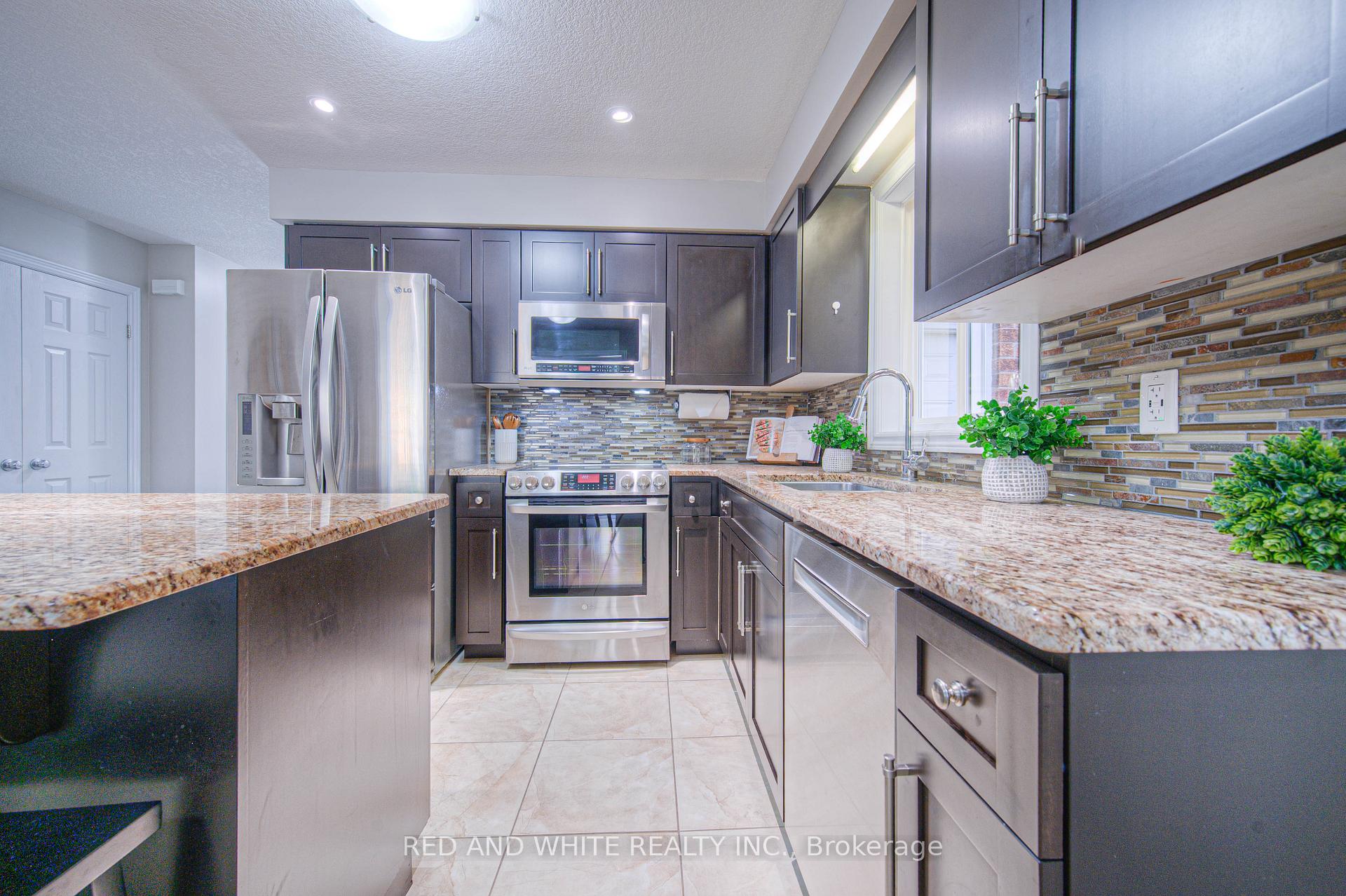 Photo 11 of 87 Upper Mercer Street, Kitchener — HOMEH