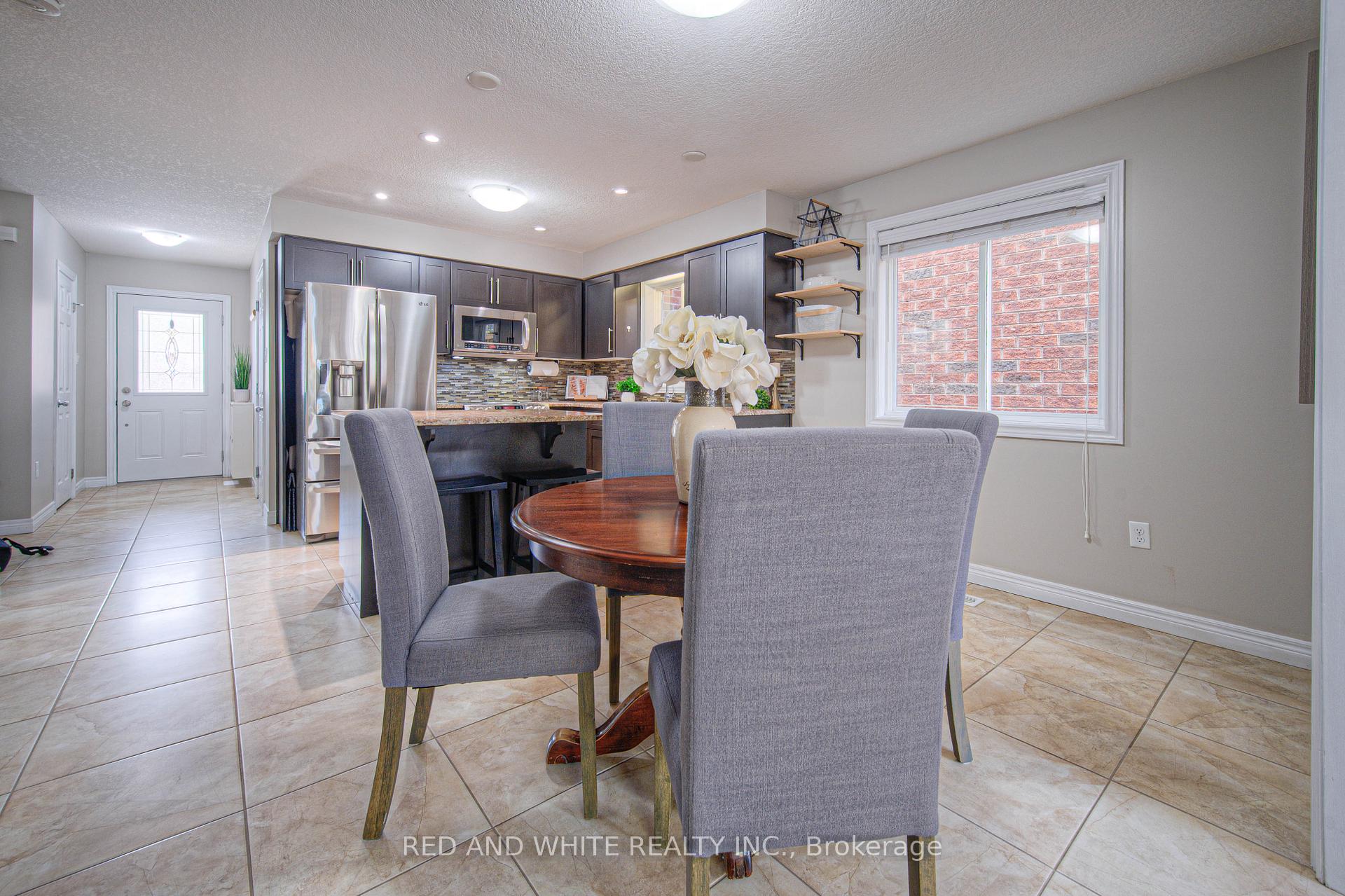 Photo 12 of 87 Upper Mercer Street, Kitchener — HOMEH