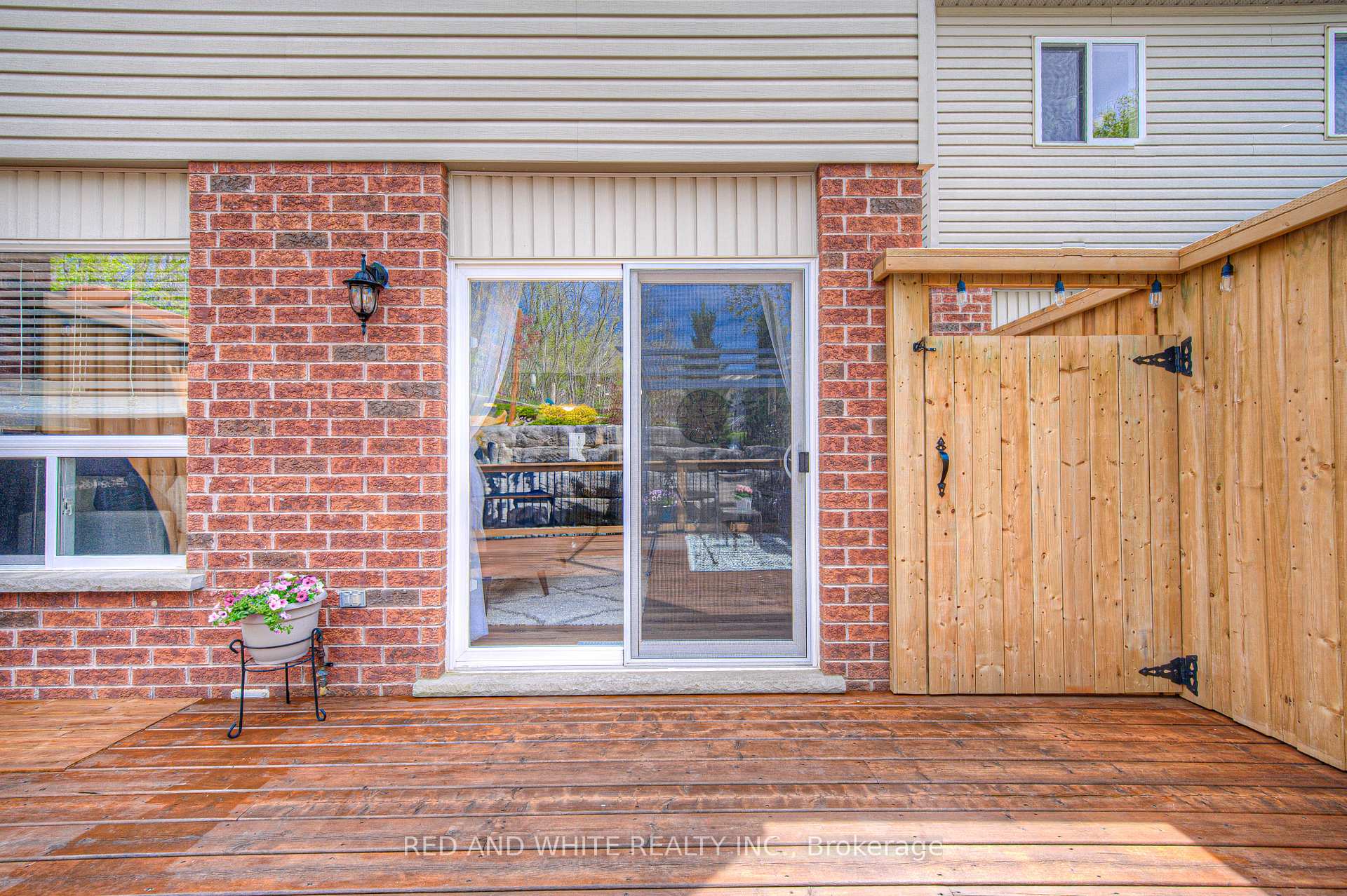Photo 23 of 87 Upper Mercer Street, Kitchener — HOMEH