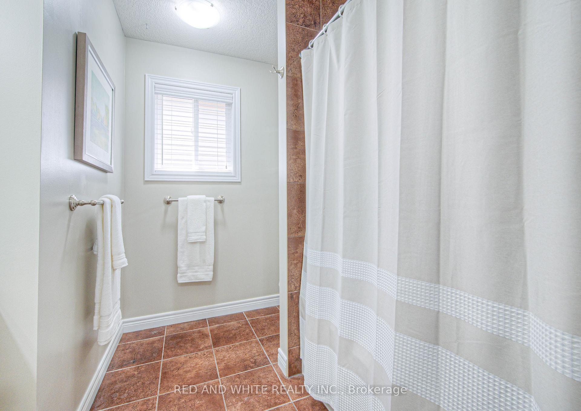 Photo 32 of 87 Upper Mercer Street, Kitchener — HOMEH