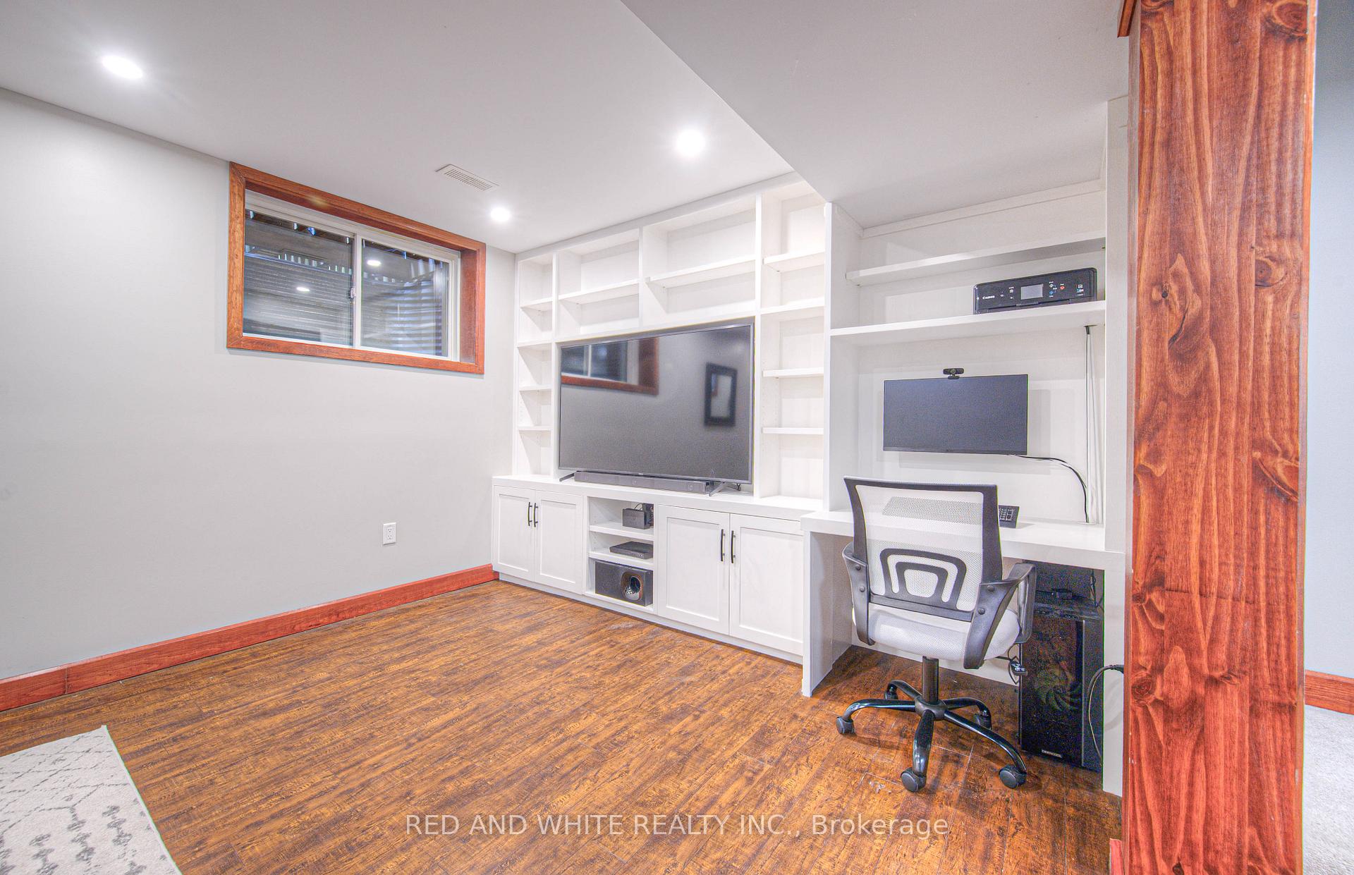 Photo 36 of 87 Upper Mercer Street, Kitchener — HOMEH