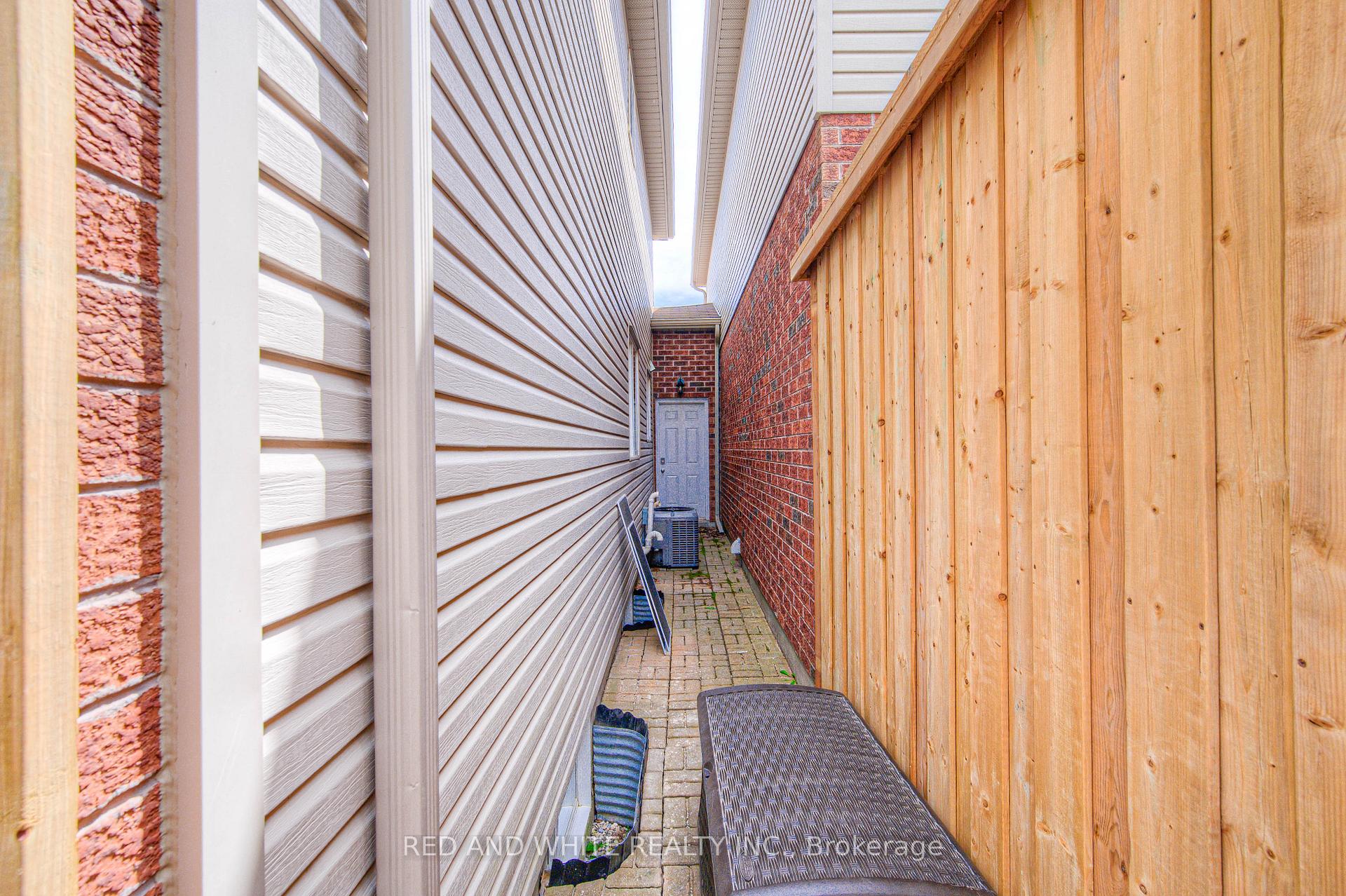 Photo 41 of 87 Upper Mercer Street, Kitchener — HOMEH
