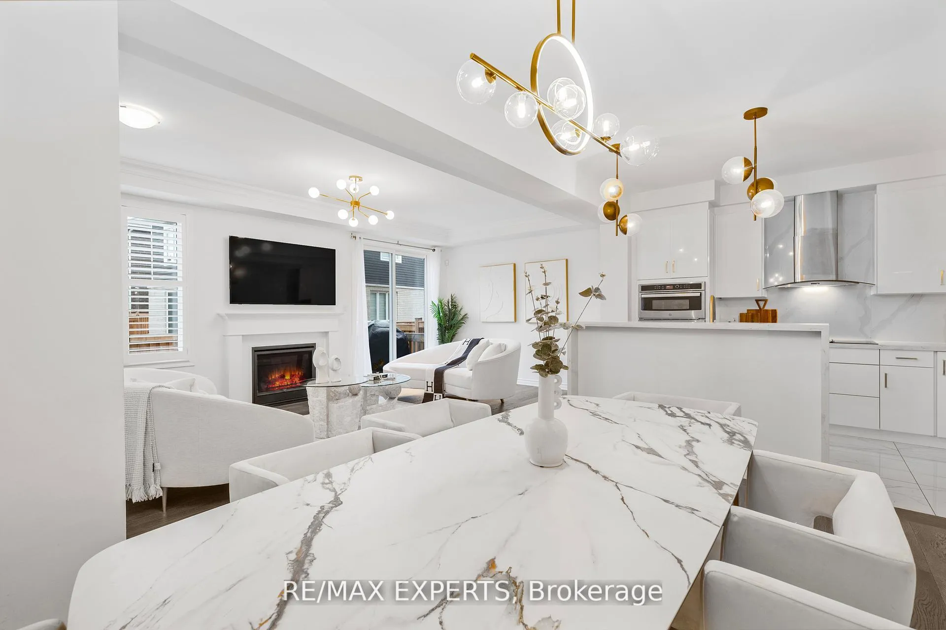 Photo 10 of 1358 Lobelia Crescent, Milton, Walker — HOMEH