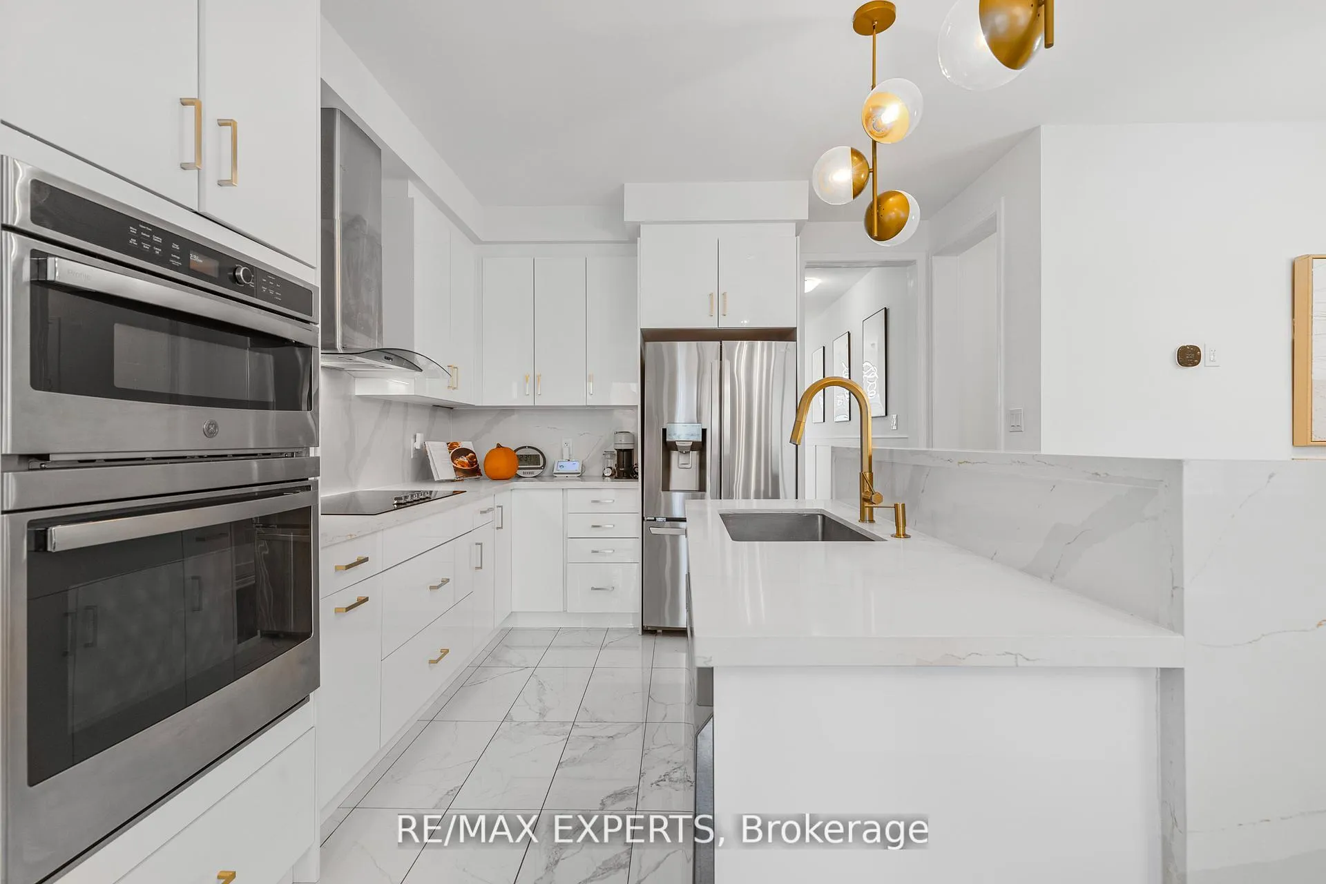 Photo 12 of 1358 Lobelia Crescent, Milton, Walker — HOMEH