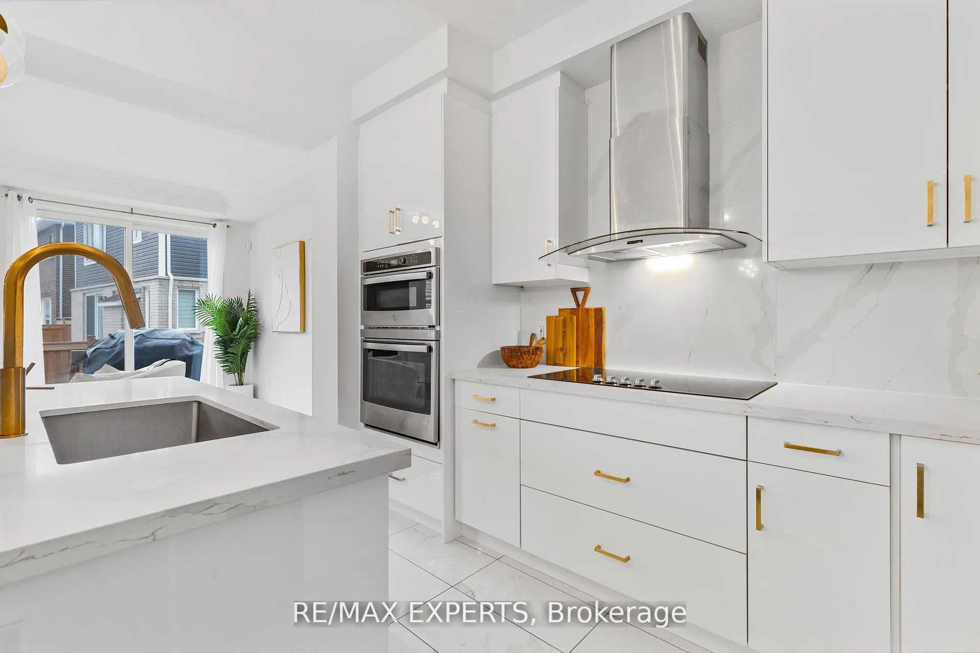 Photo 13 of 1358 Lobelia Crescent, Milton, Walker — HOMEH