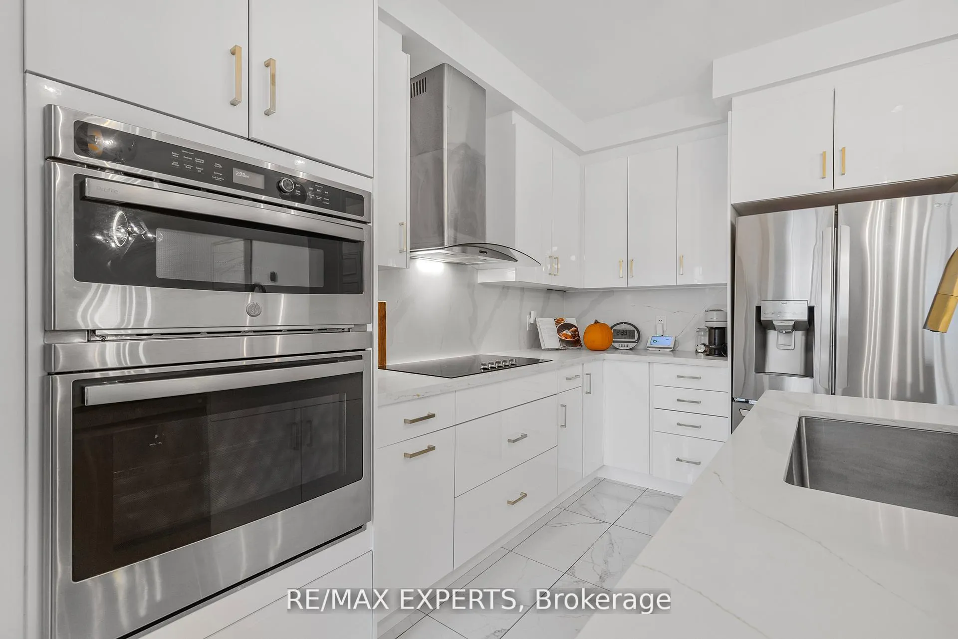Photo 15 of 1358 Lobelia Crescent, Milton, Walker — HOMEH
