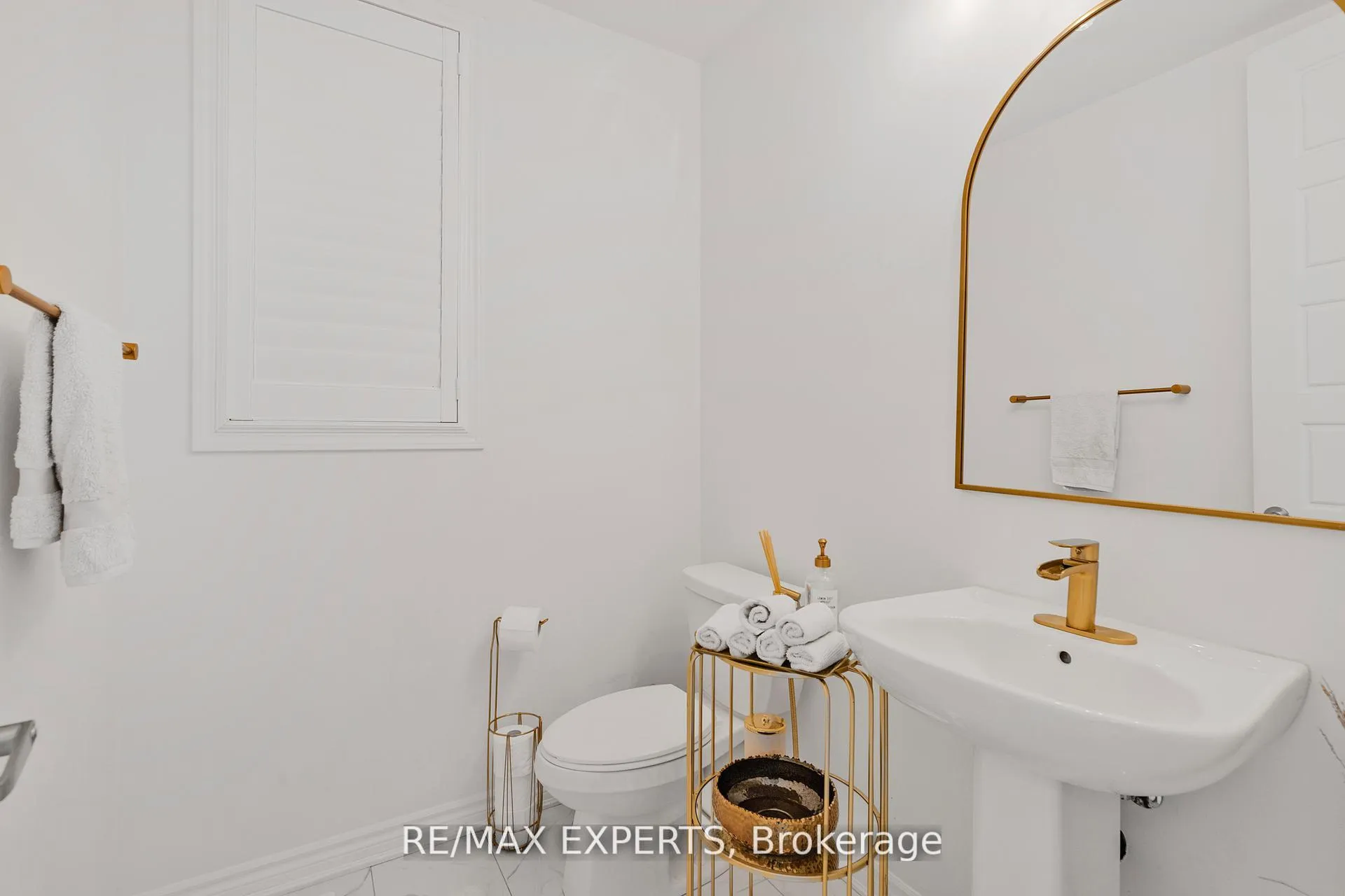 Photo 18 of 1358 Lobelia Crescent, Milton, Walker — HOMEH