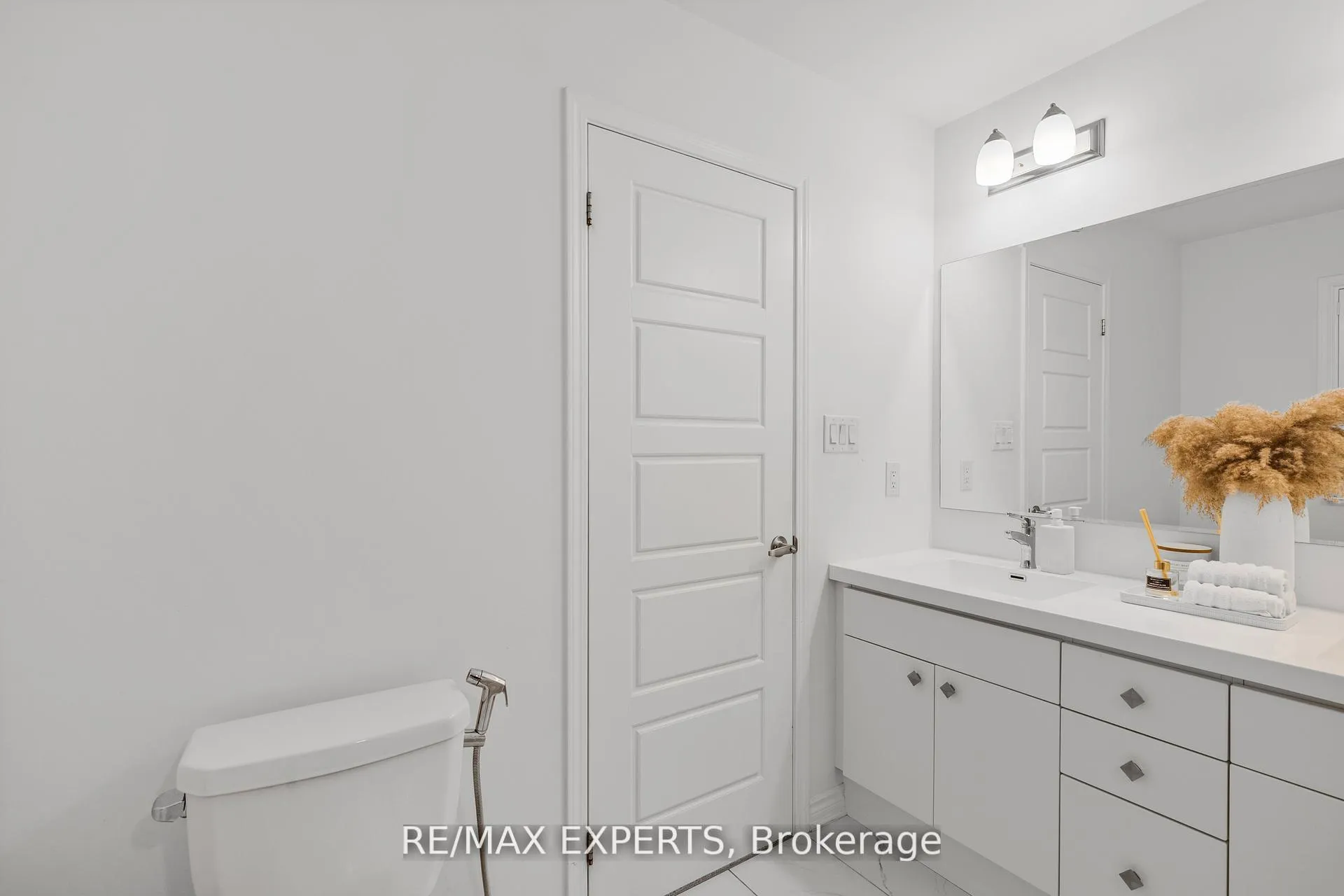 Photo 22 of 1358 Lobelia Crescent, Milton, Walker — HOMEH