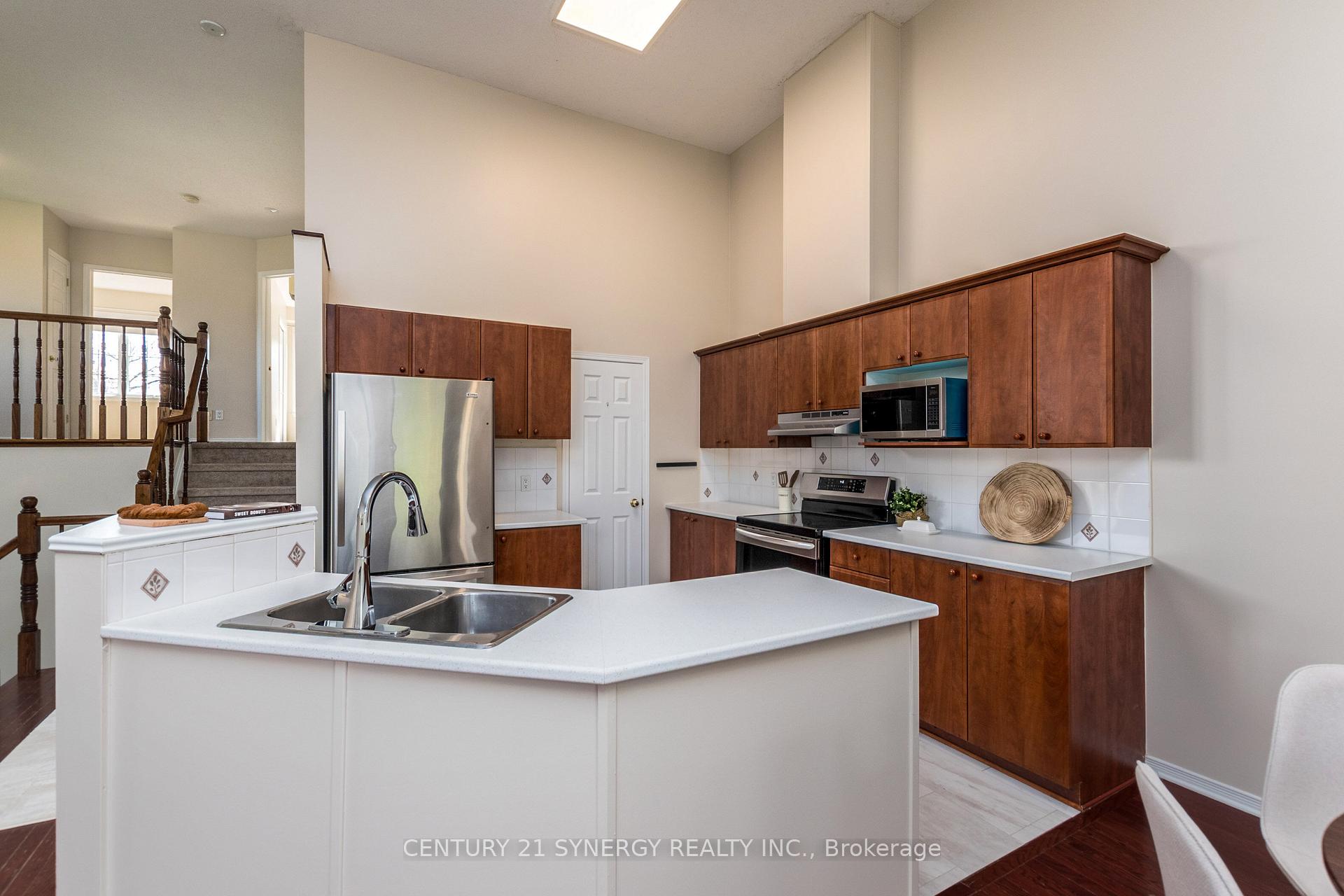 Photo 12 of 59 Macassa Circle, Ottawa, Kanata - Kanata Lakes/Heritage Hills — HOMEH