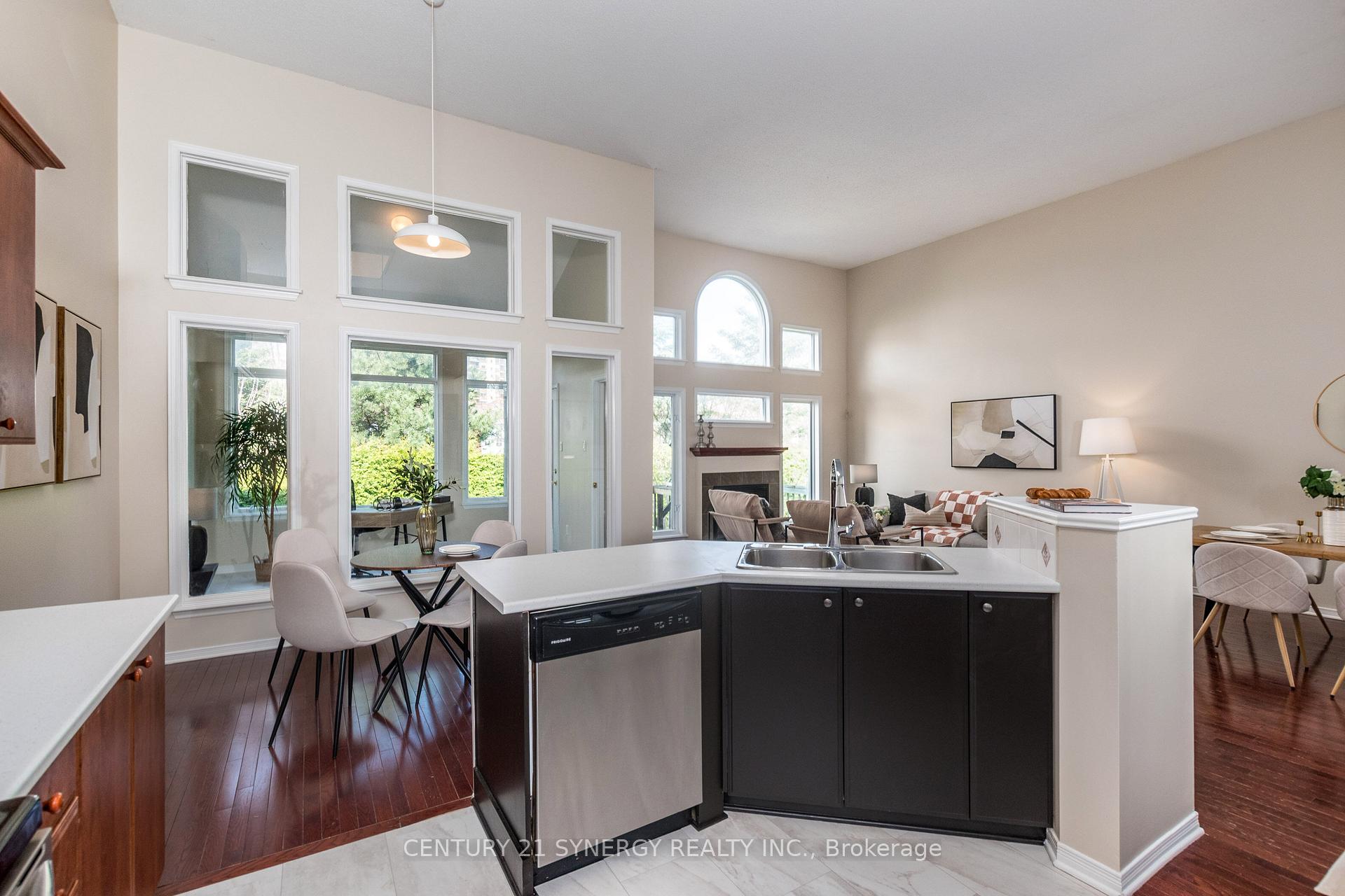 Photo 15 of 59 Macassa Circle, Ottawa, Kanata - Kanata Lakes/Heritage Hills — HOMEH