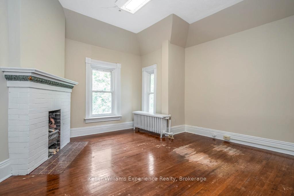Photo 11 of 600 Hugel Avenue, Midland — HOMEH