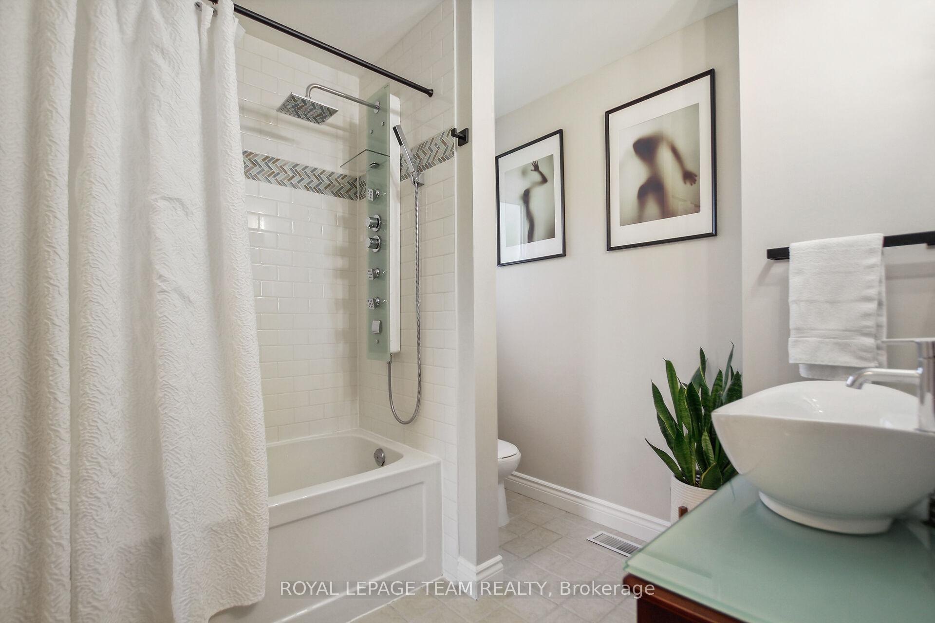Photo 35 of 68 Hawley Crescent, Ottawa, Kanata - Bridlewood — HOMEH