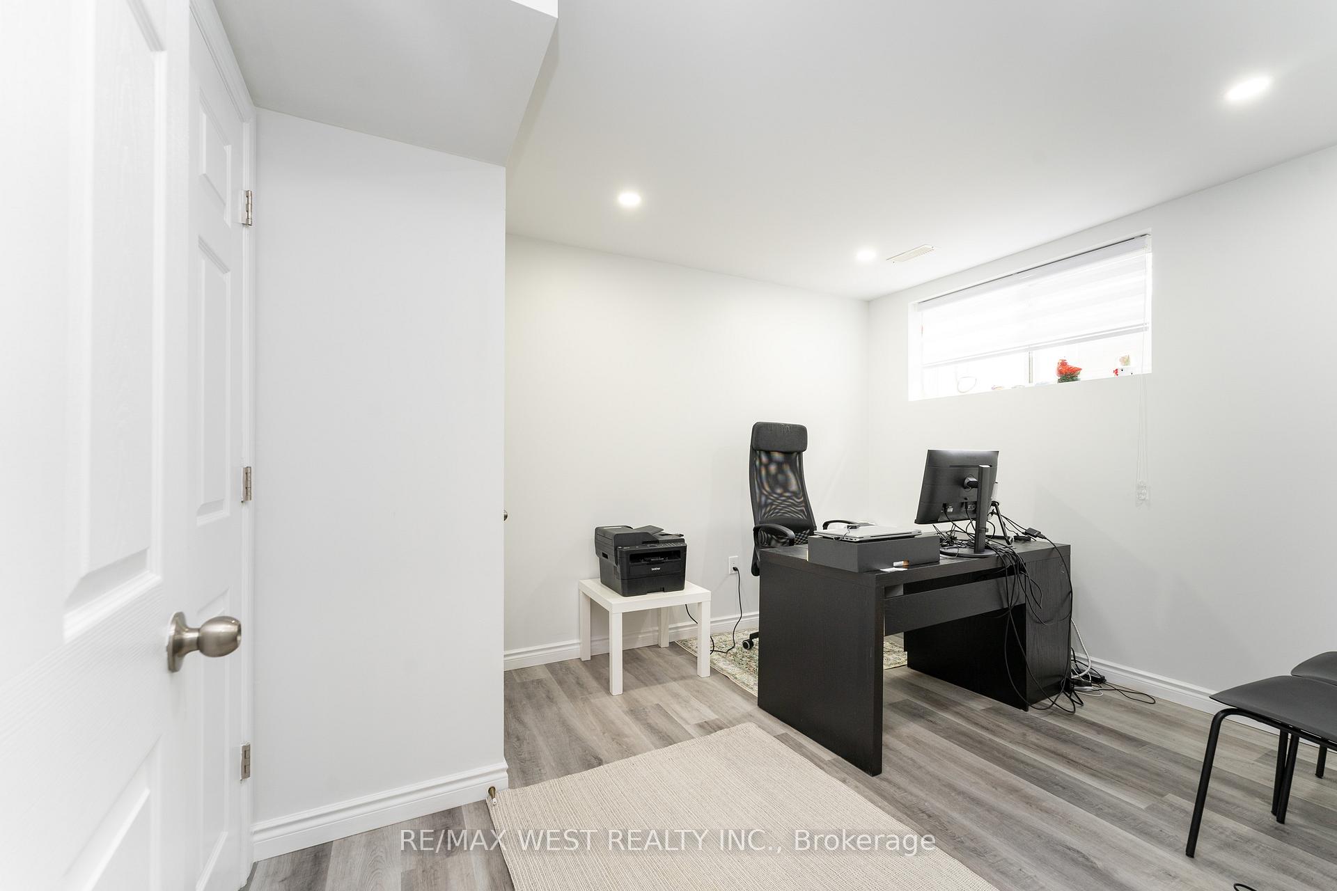 Photo 10 of 272 Maitland Street, Kitchener, Huron Park — HOMEH