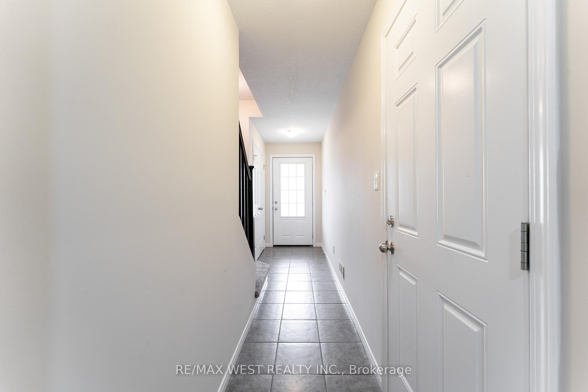 Photo 12 of 272 Maitland Street, Kitchener, Huron Park — HOMEH