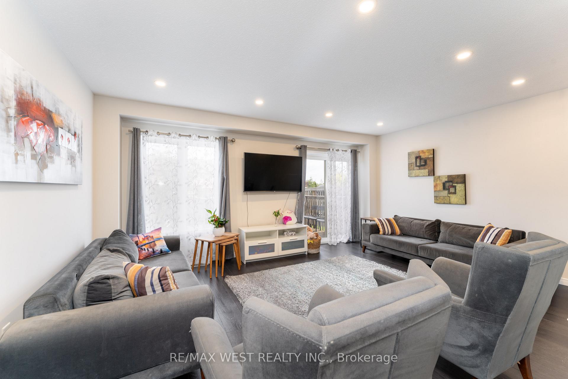 Photo 15 of 272 Maitland Street, Kitchener, Huron Park — HOMEH