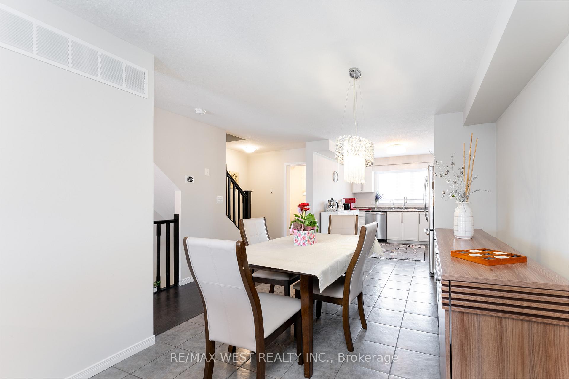 Photo 16 of 272 Maitland Street, Kitchener, Huron Park — HOMEH
