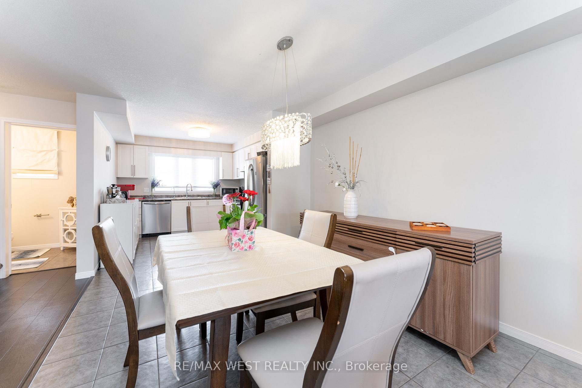 Photo 17 of 272 Maitland Street, Kitchener, Huron Park — HOMEH
