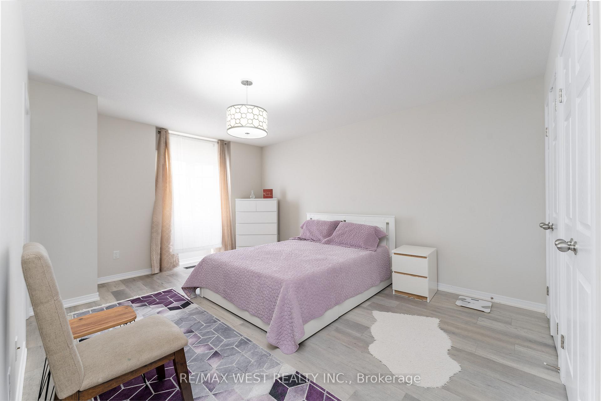 Photo 22 of 272 Maitland Street, Kitchener, Huron Park — HOMEH