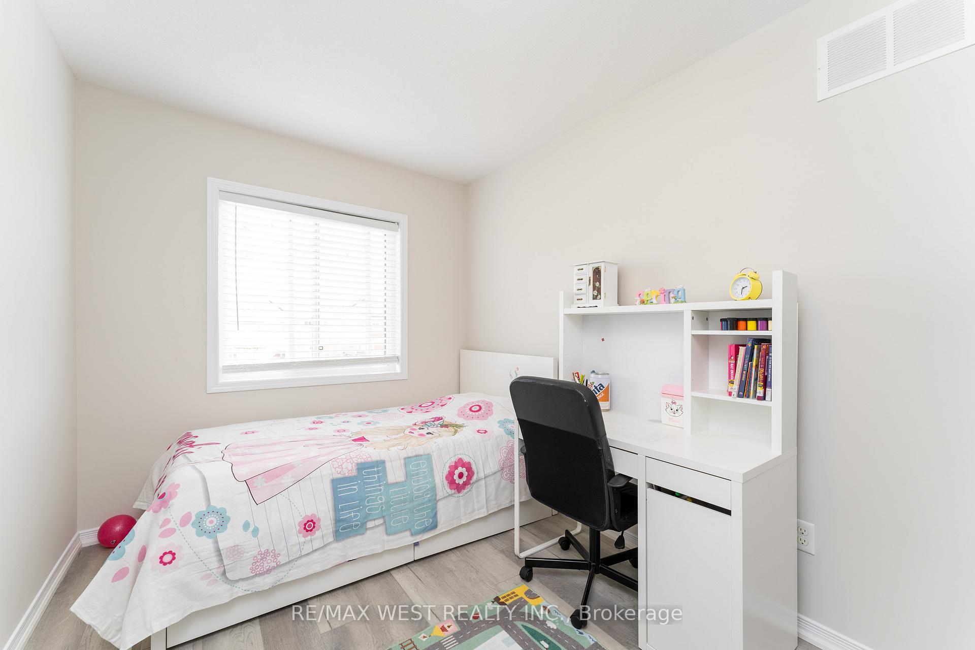 Photo 28 of 272 Maitland Street, Kitchener, Huron Park — HOMEH
