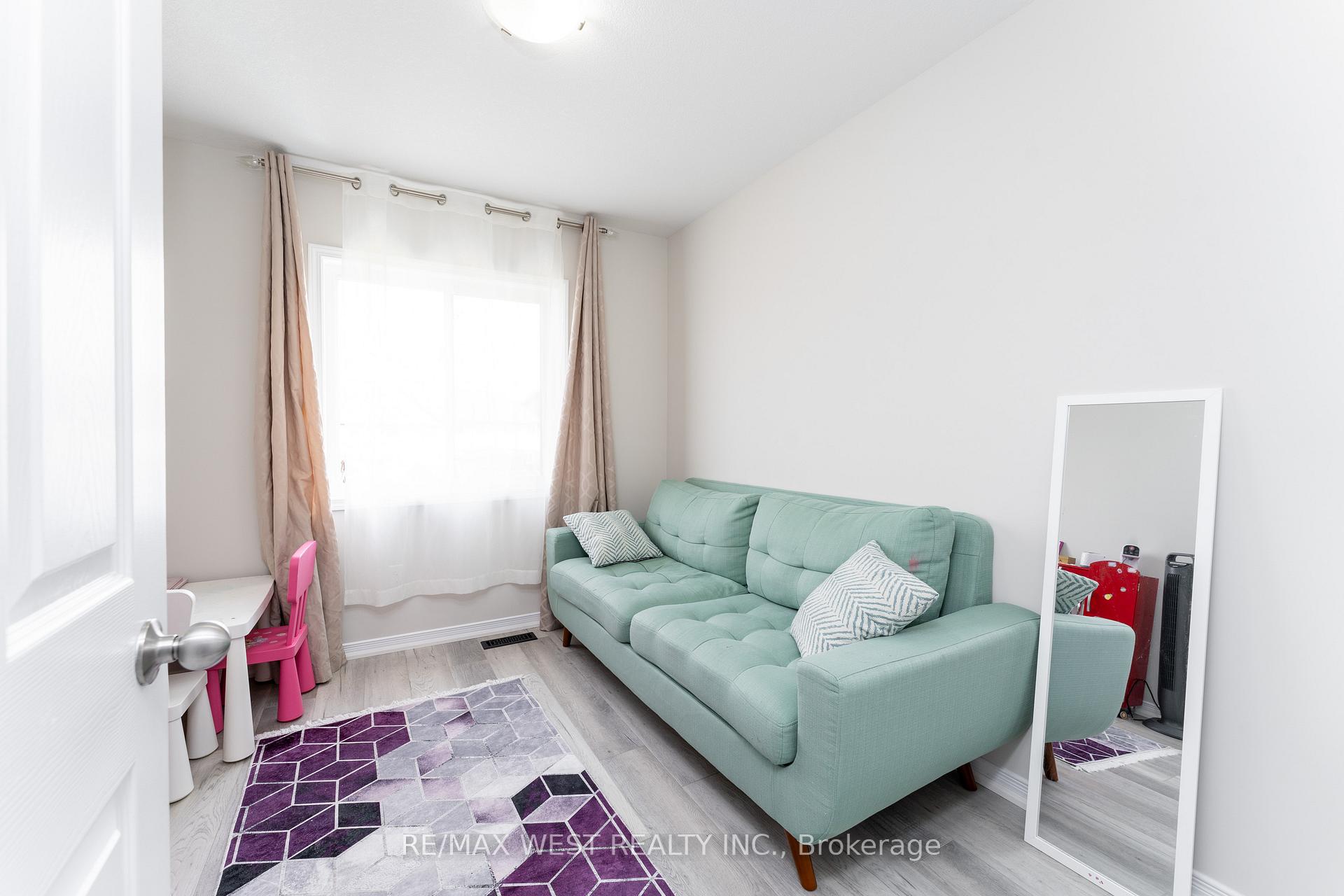 Photo 29 of 272 Maitland Street, Kitchener, Huron Park — HOMEH