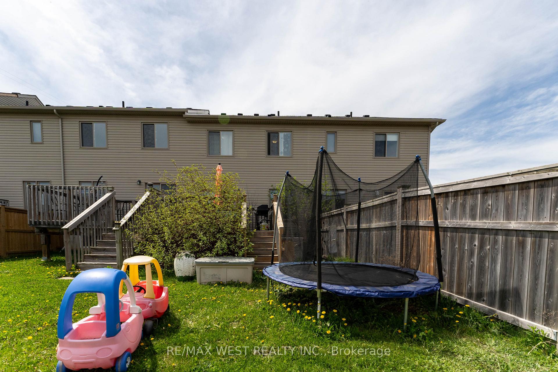 Photo 32 of 272 Maitland Street, Kitchener, Huron Park — HOMEH