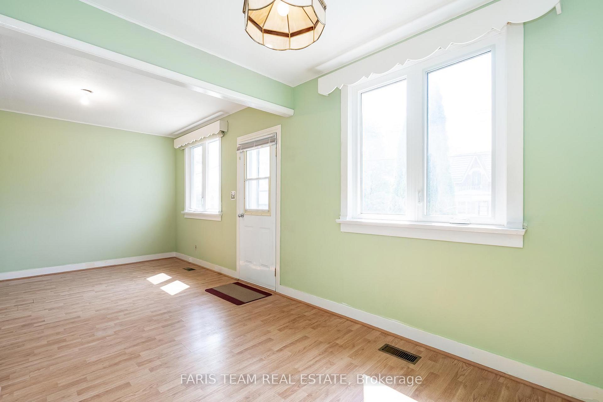 Photo 7 of 358 Bay Street, Midland — HOMEH